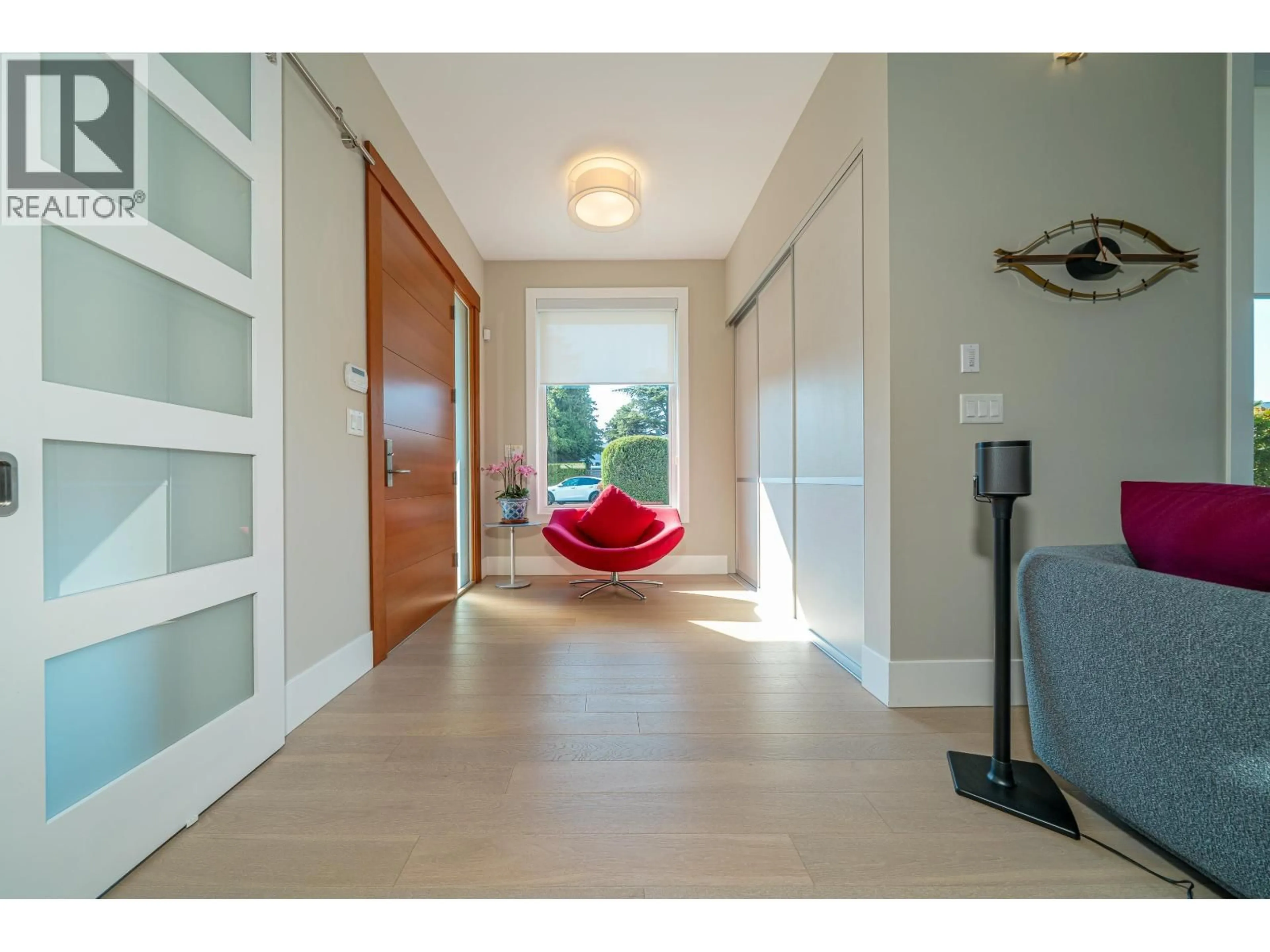 Indoor entryway for 10960 ROSECROFT CRESCENT, Richmond British Columbia V7A2J1
