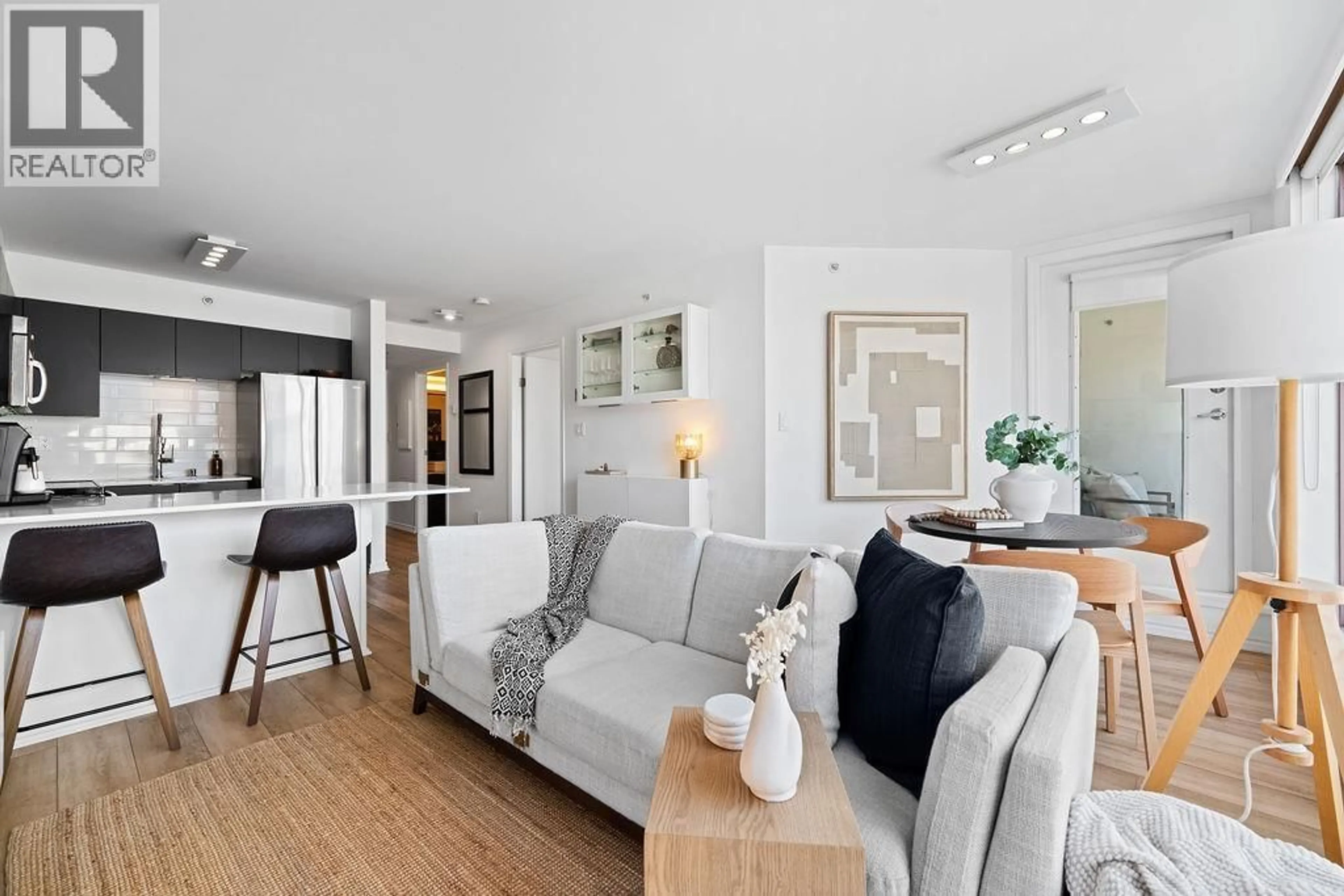 Living room with furniture, unknown for 404 - 1633 8TH AVENUE, Vancouver British Columbia V6J5H7