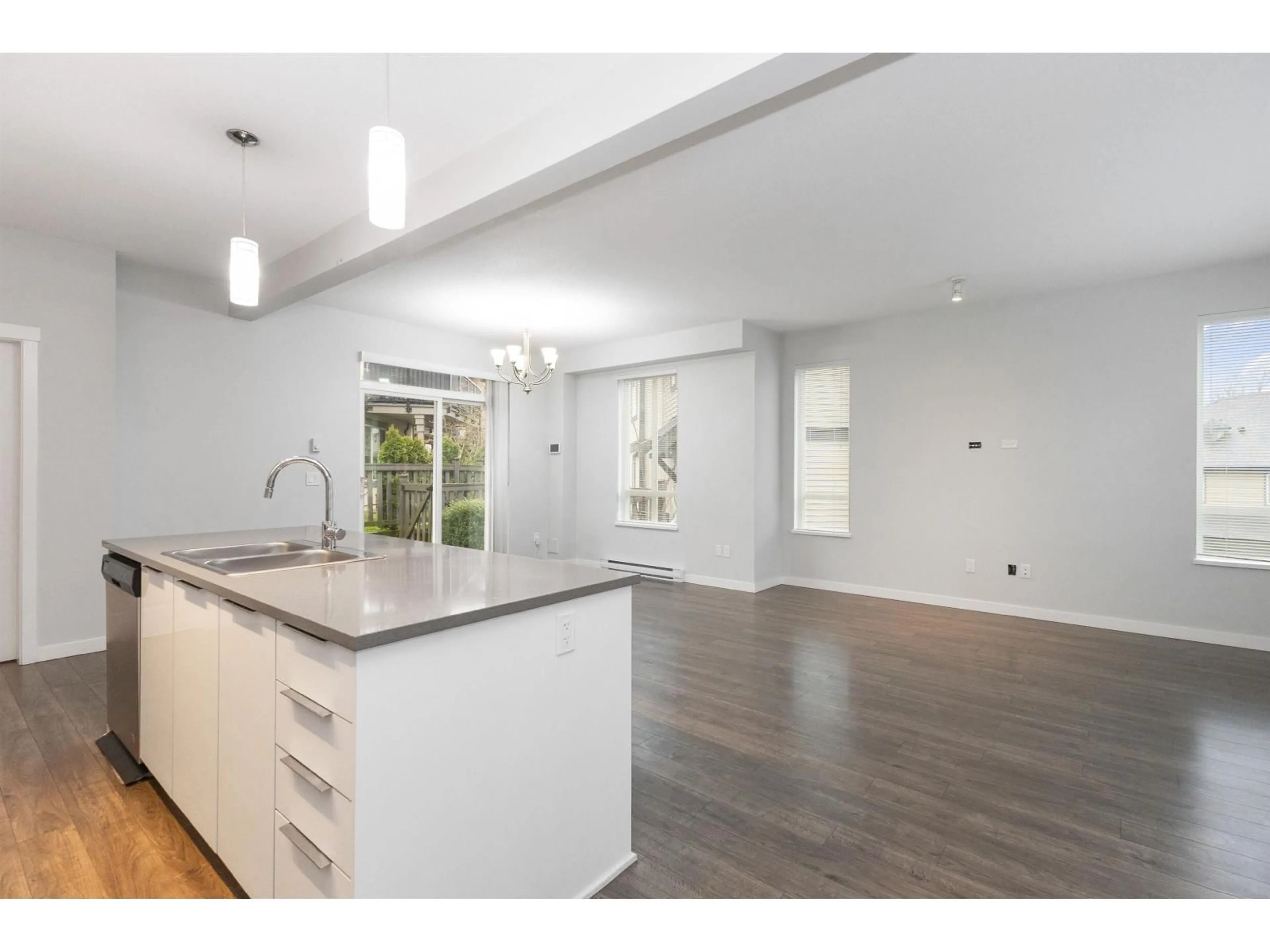 Open concept kitchen, wood/laminate floor for 74 - 30930 WESTRIDGE PLACE, Abbotsford British Columbia V2T0H6
