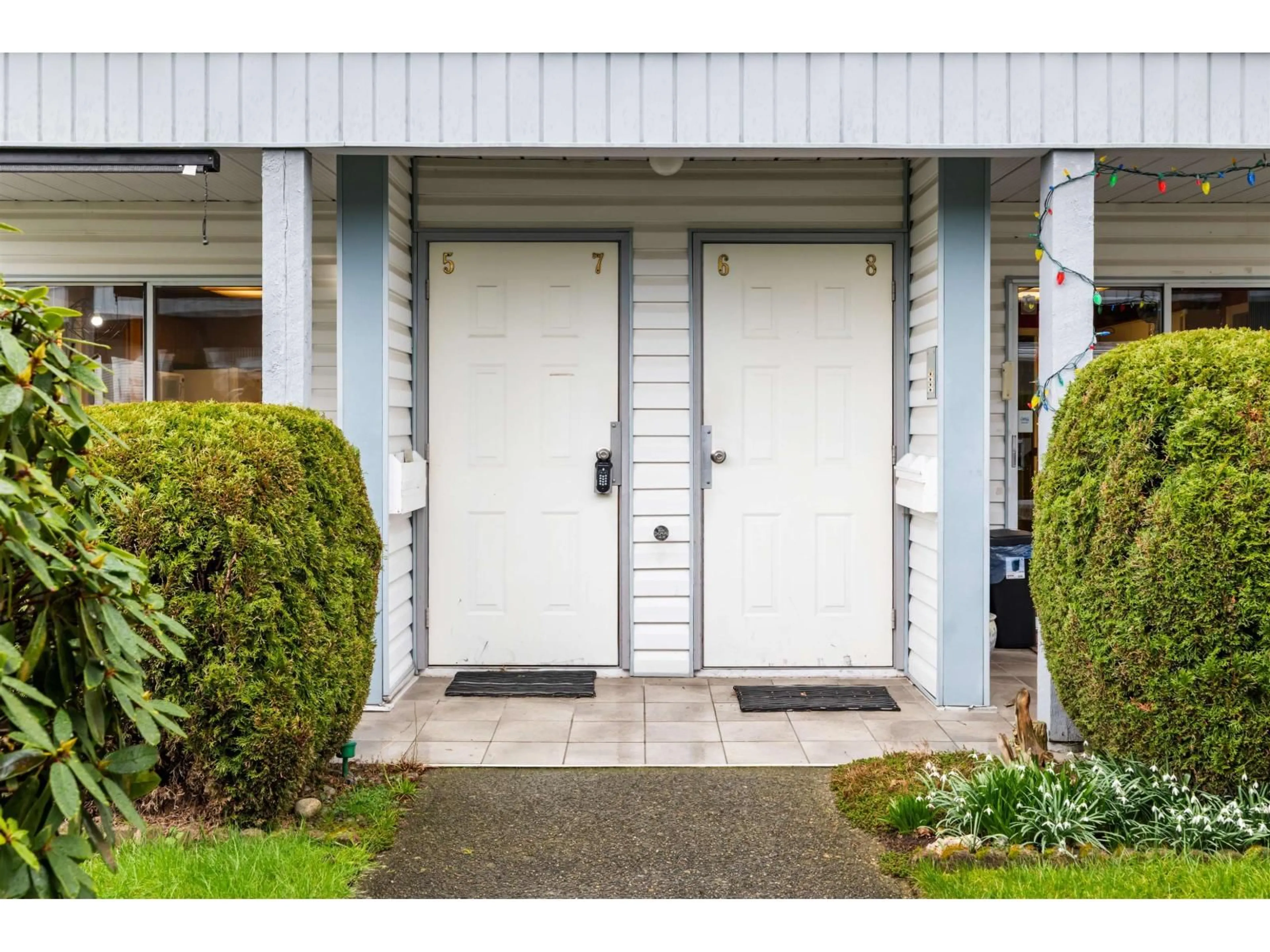 Indoor entryway for 5 - 32691 GARIBALDI DRIVE, Abbotsford British Columbia V2T5T7