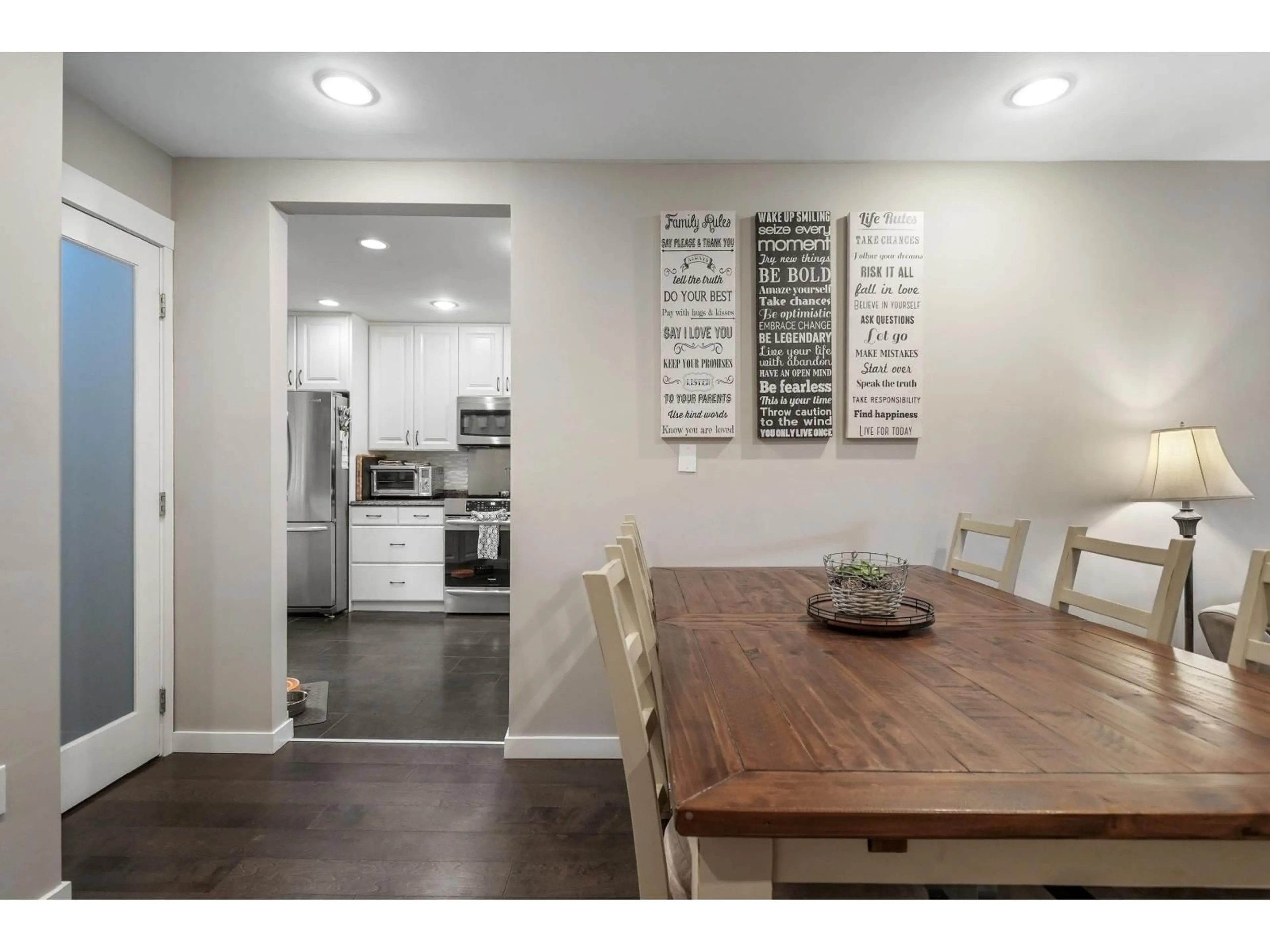 Open concept kitchen, wood/laminate floor for 13 - 20155 50 AVENUE, Langley British Columbia V3A6R8