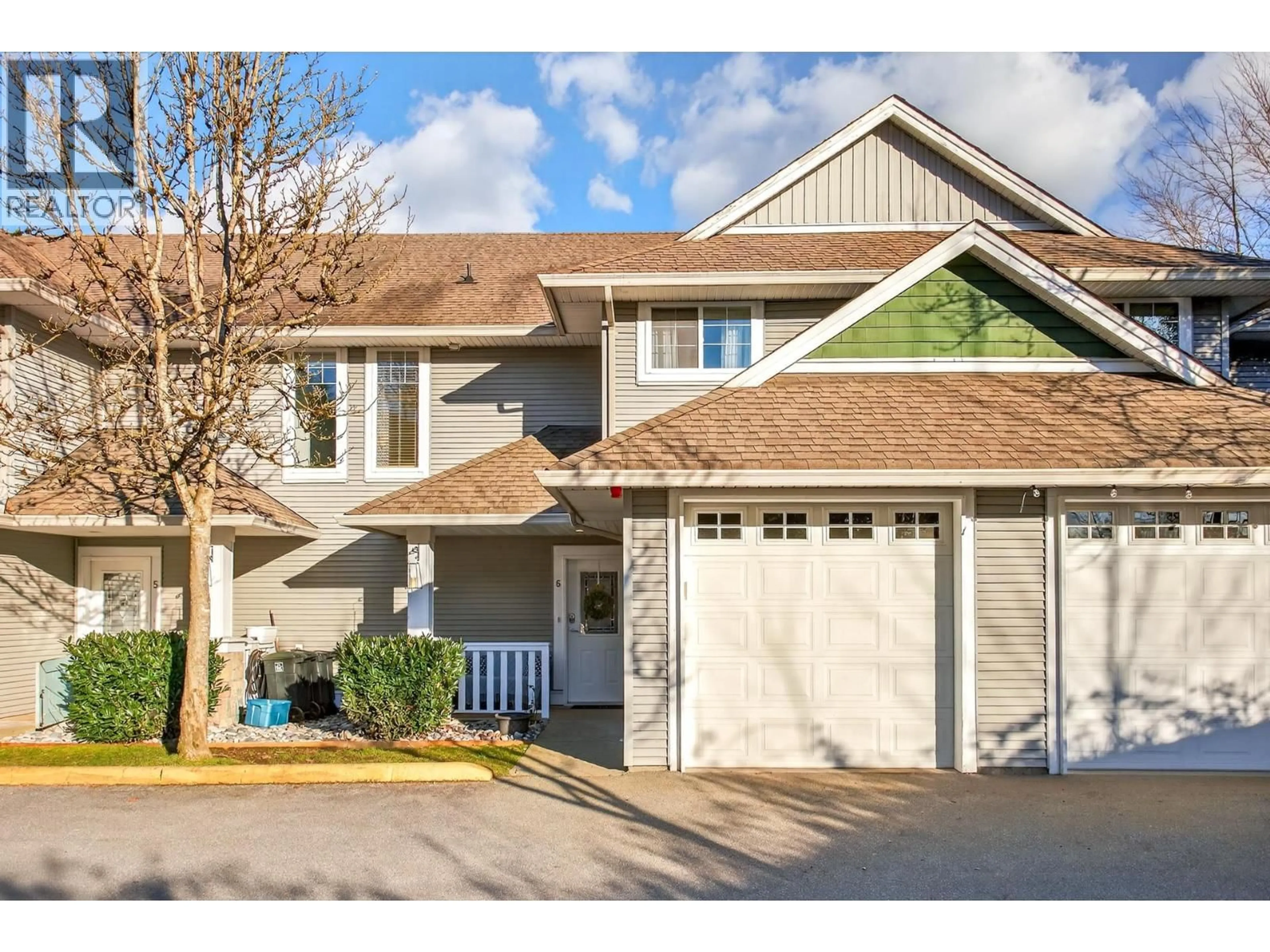 Home with vinyl exterior material, street for 6 - 19148 124 AVENUE, Pitt Meadows British Columbia V3Y2V2