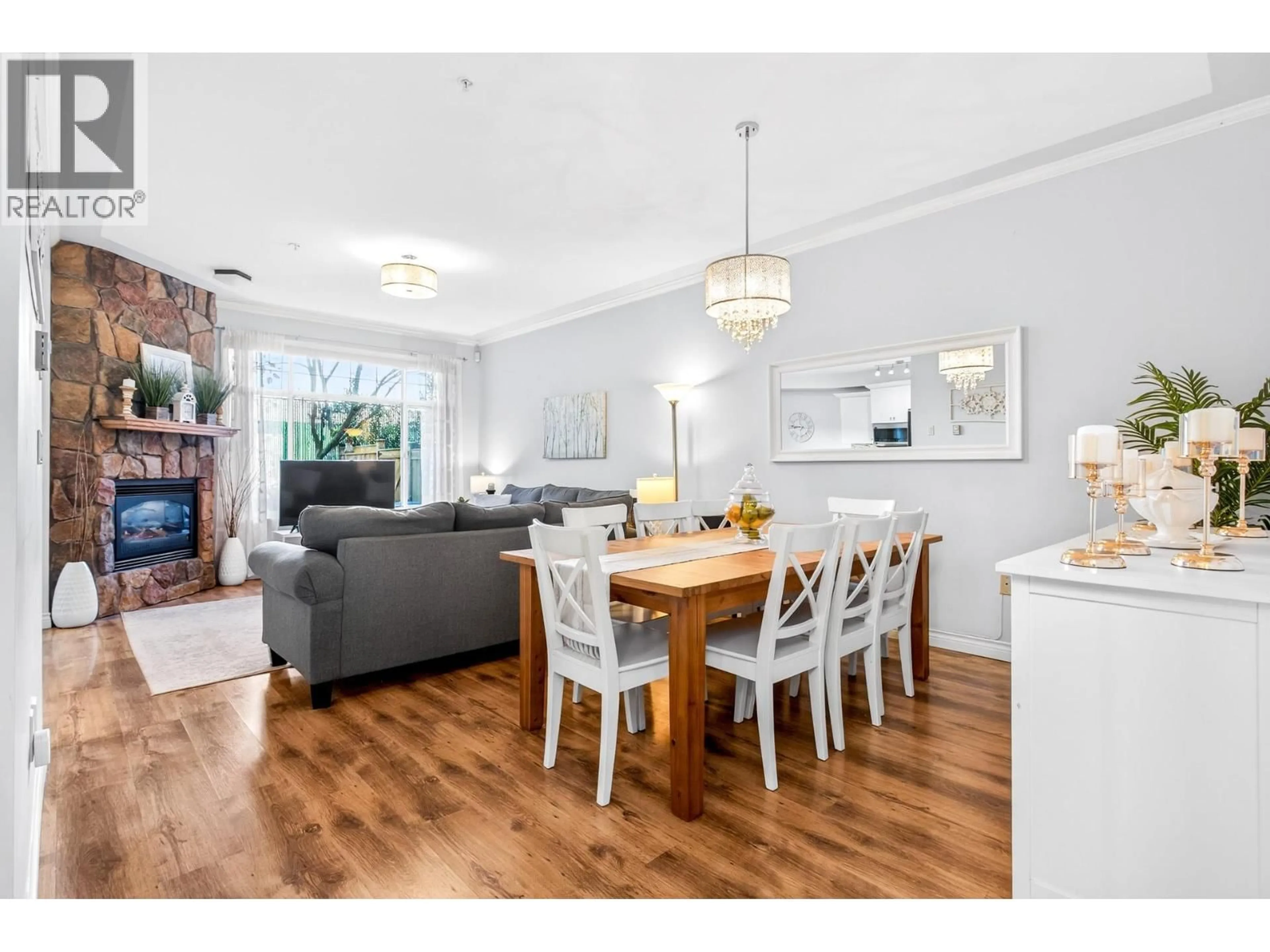 Open concept kitchen, wood/laminate floor for 6 - 19148 124 AVENUE, Pitt Meadows British Columbia V3Y2V2