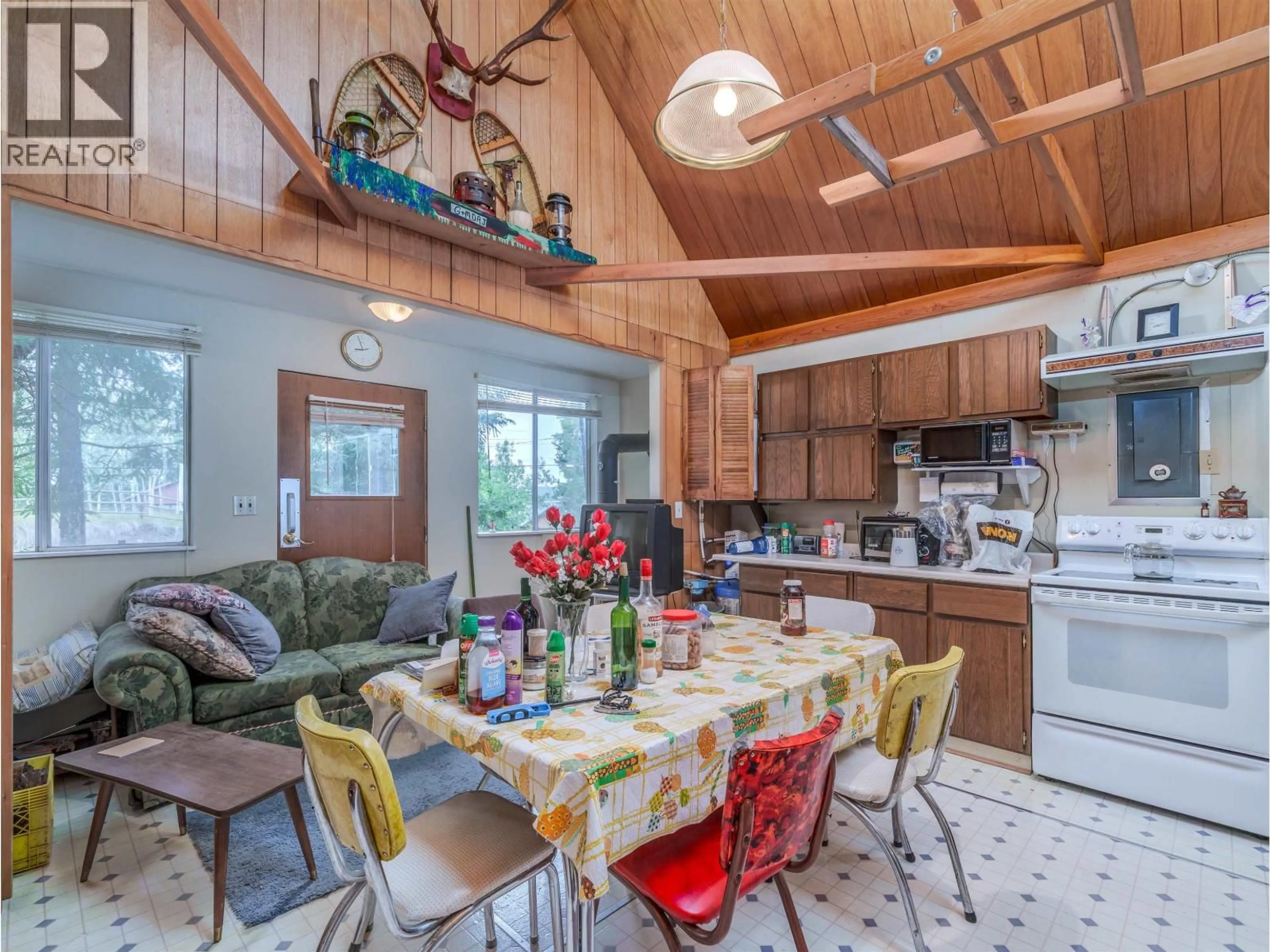 Open concept kitchen, ceramic/tile floor for 920 GREEN LAKE ROAD, 100 Mile House British Columbia V0K2K2