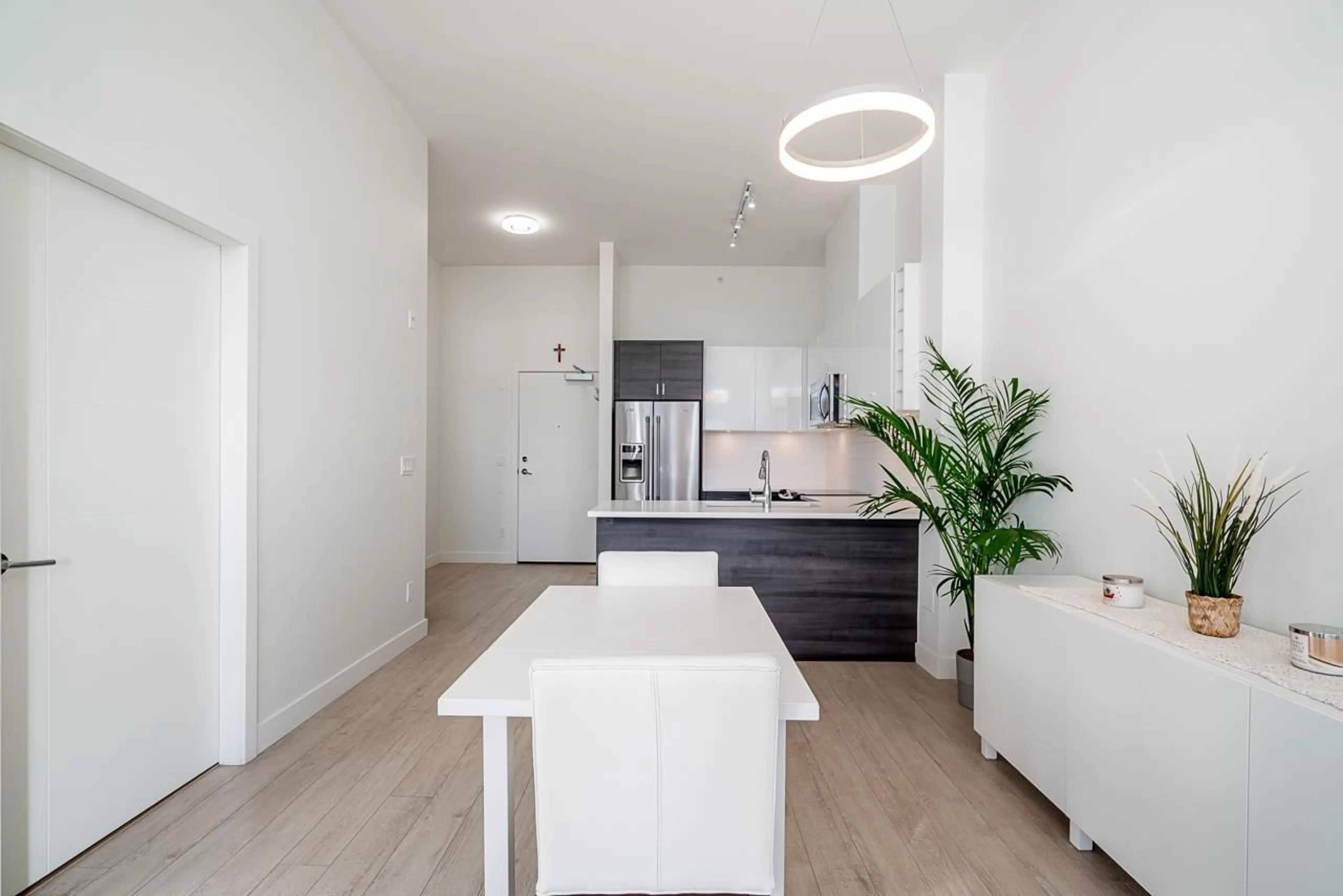 Unknown for 401 - 13919 FRASER HIGHWAY, Surrey British Columbia V3T4E6