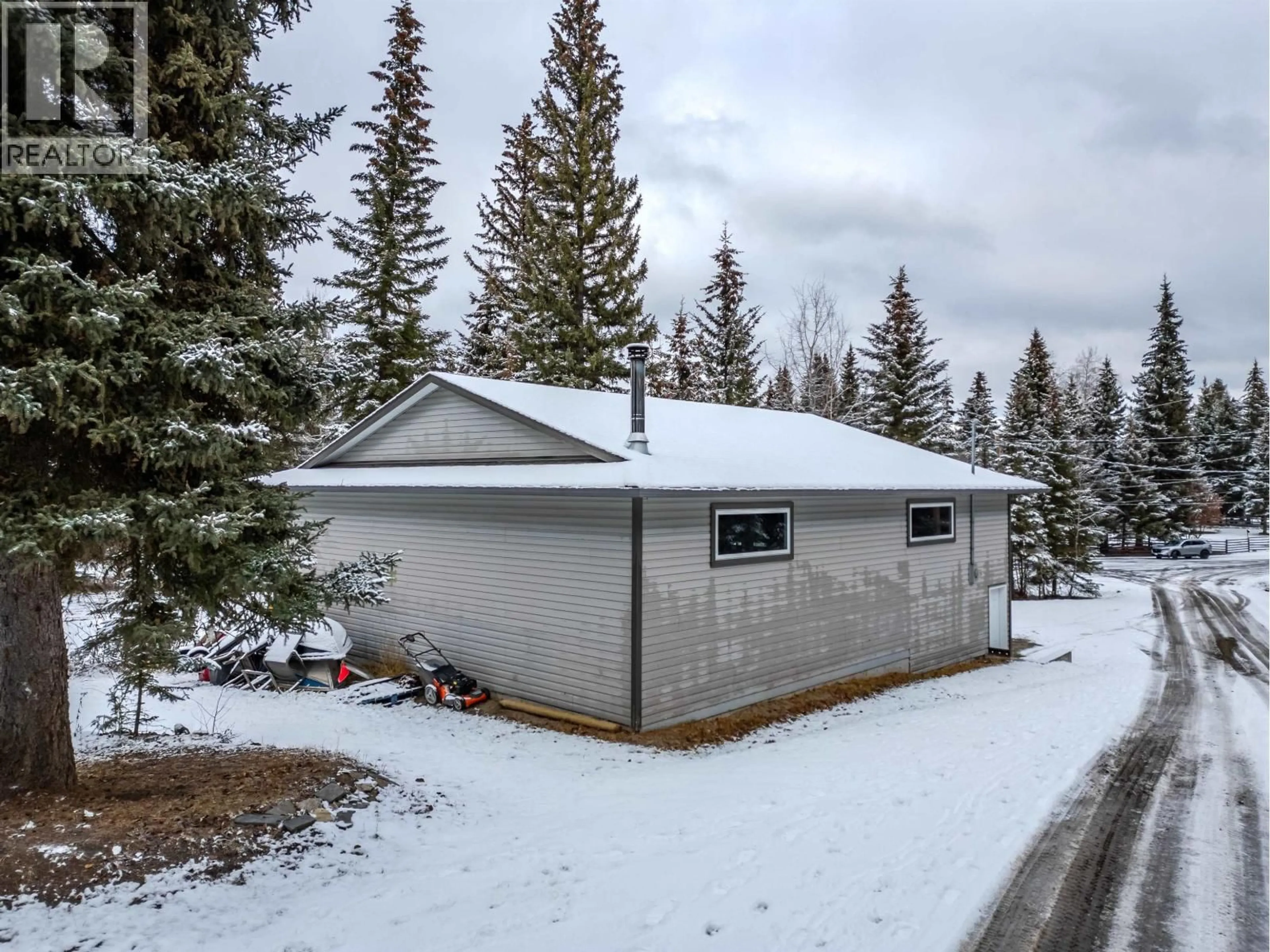 Shed for 6324 WOLFE ROAD, 100 Mile House British Columbia V0K2E3