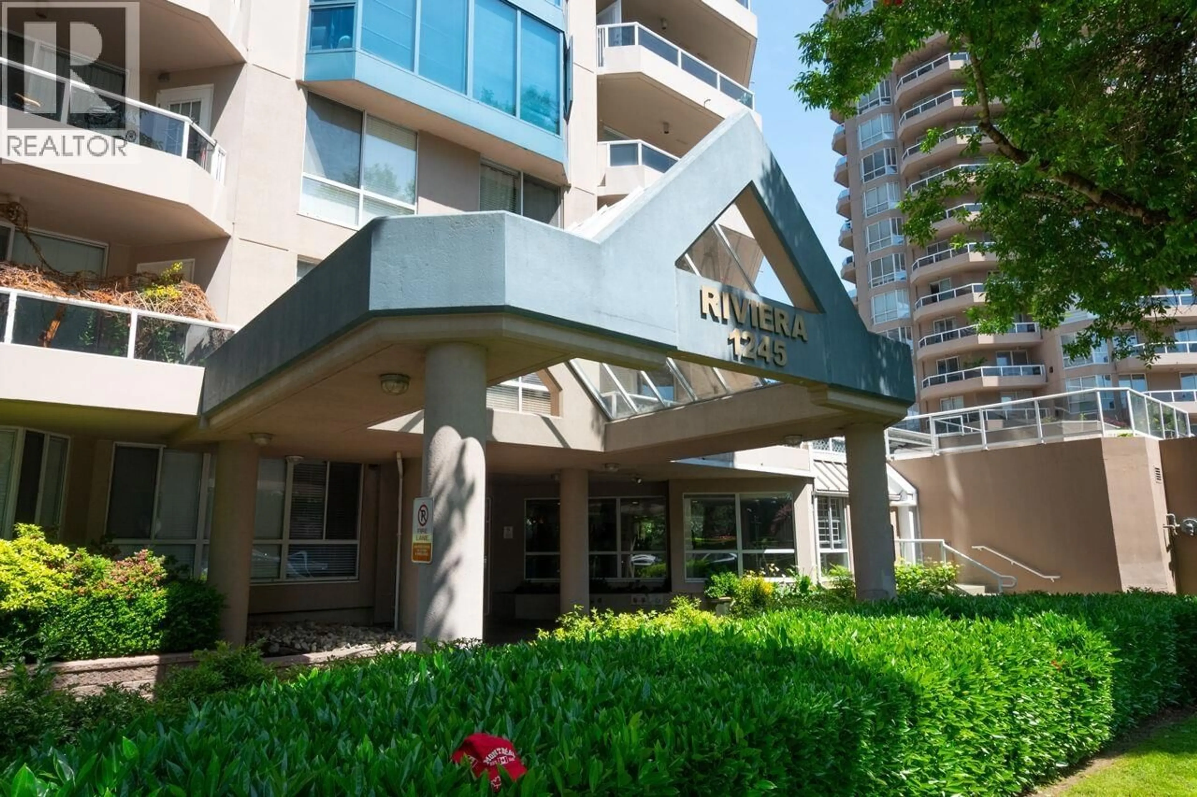 Indoor foyer for 605 - 1245 QUAYSIDE DRIVE, New Westminster British Columbia V3M6J6