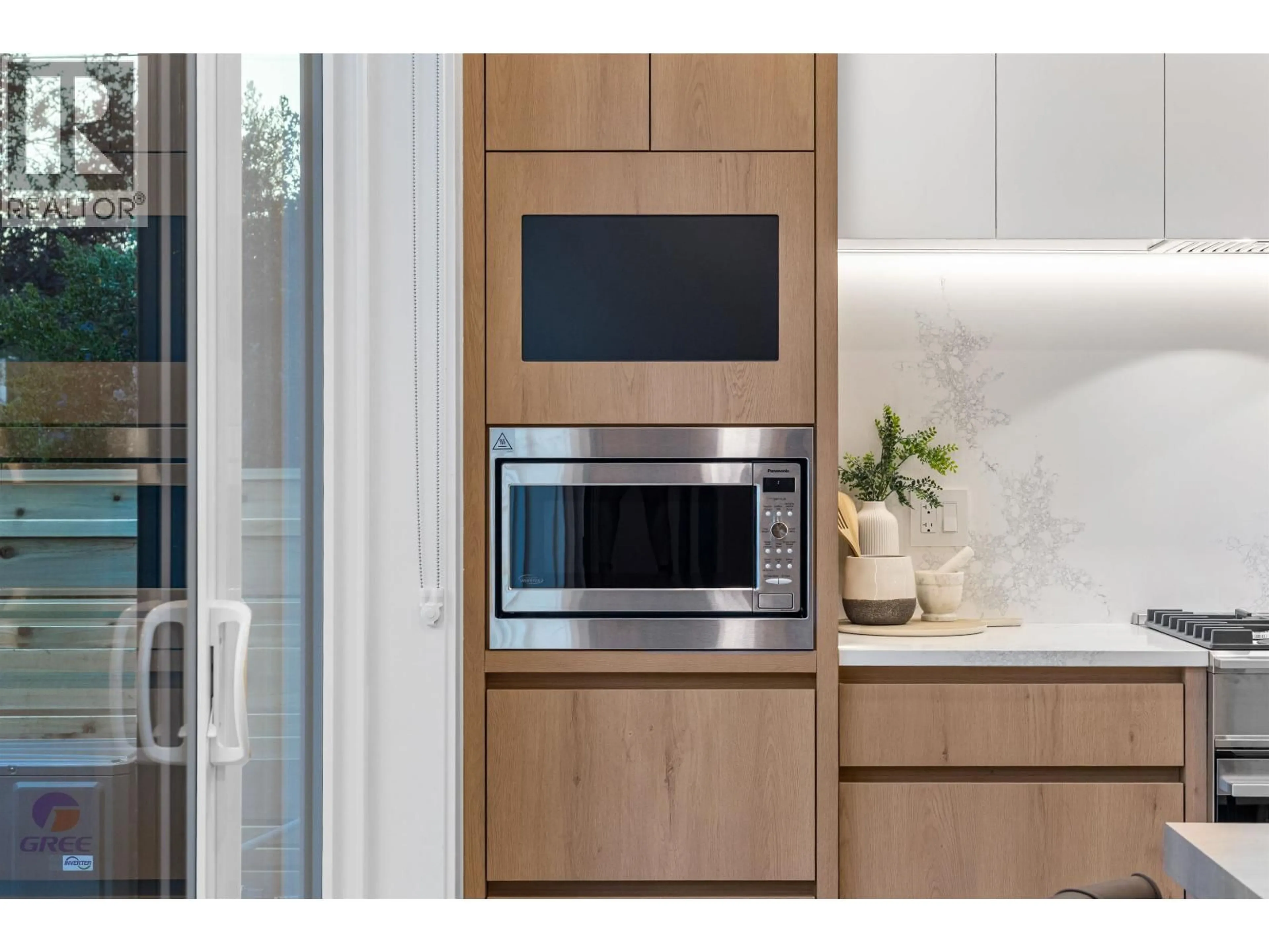 Contemporary kitchen, unknown for 1 - 2435 NAPIER STREET, Vancouver British Columbia V5K2W2