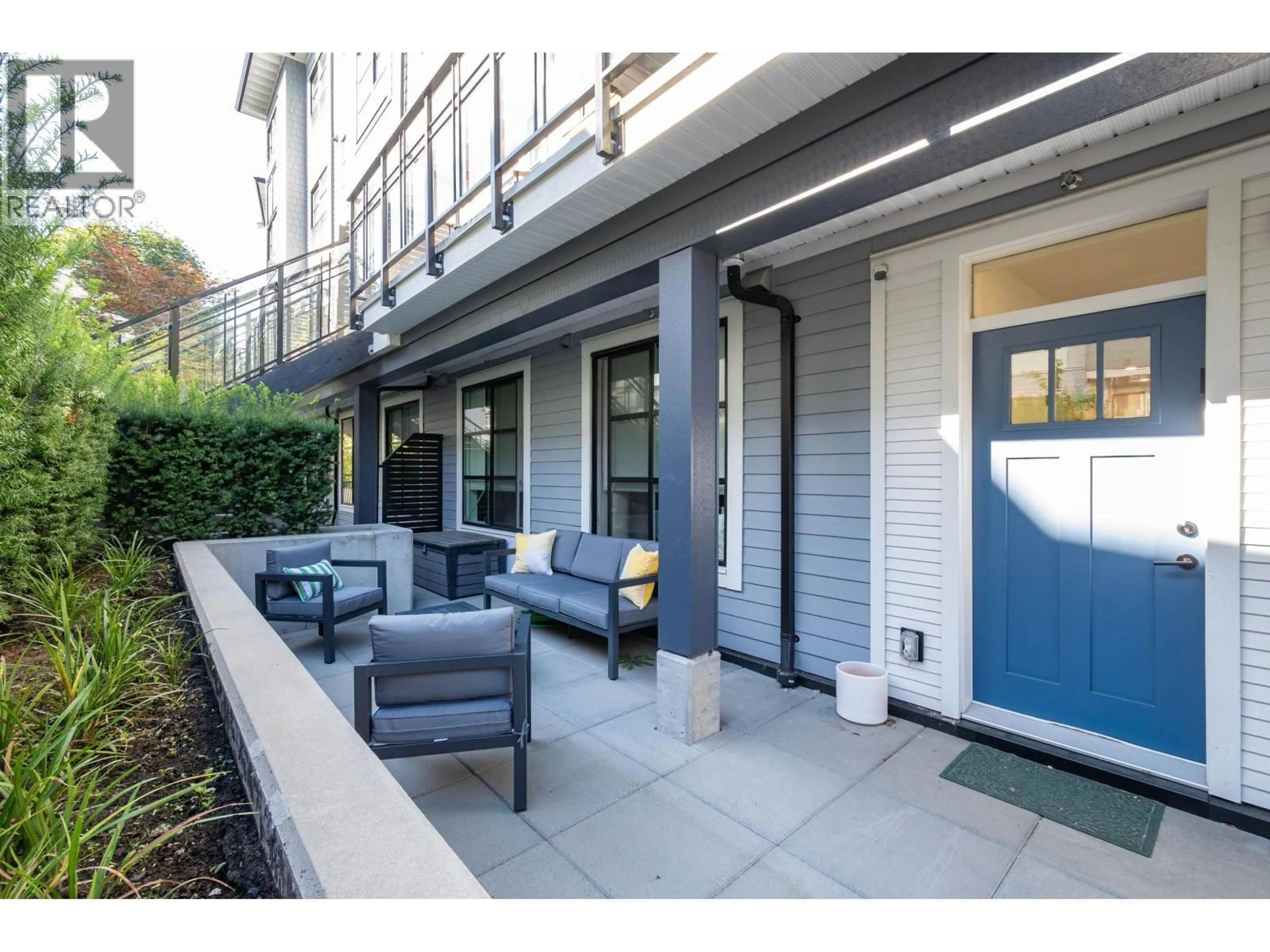 Patio, street for 118 - 2045 HERITAGE PARK LANE, North Vancouver British Columbia V7H0E3