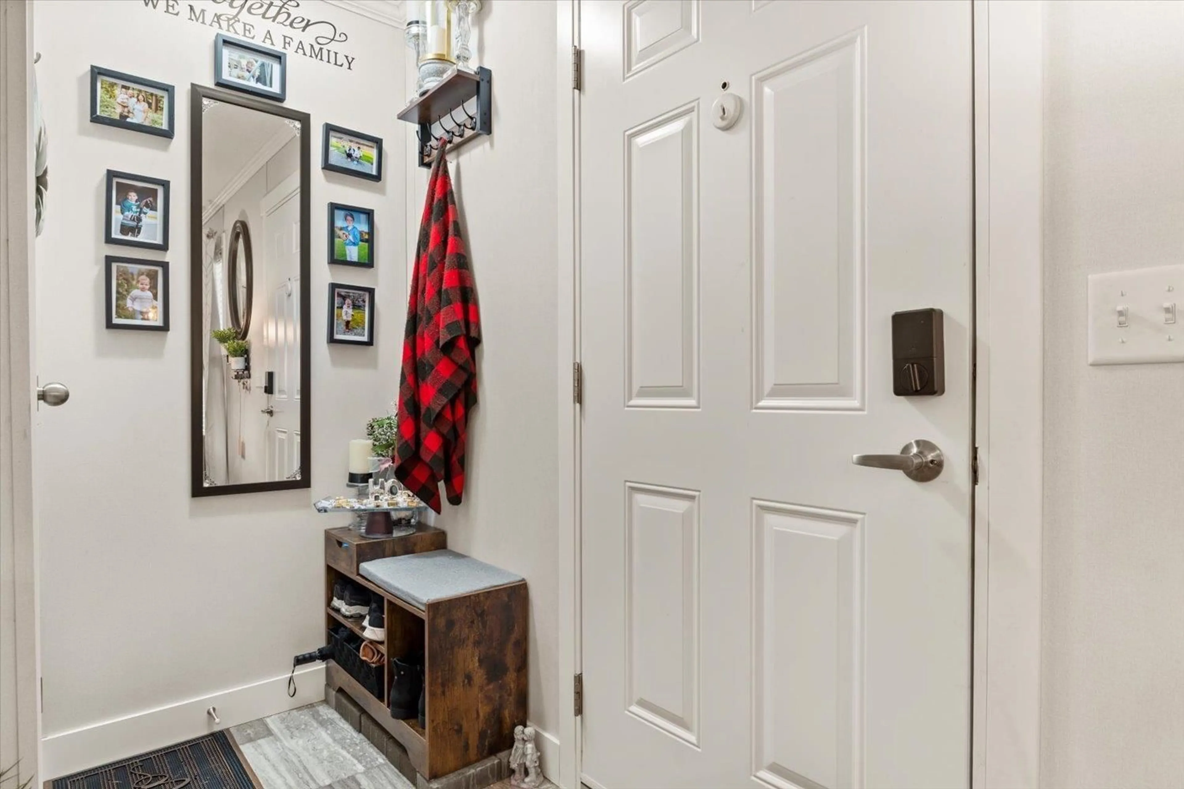 Indoor entryway for 58 - 65367 KAWKAWA LAKE ROAD, Hope British Columbia V0X1L1