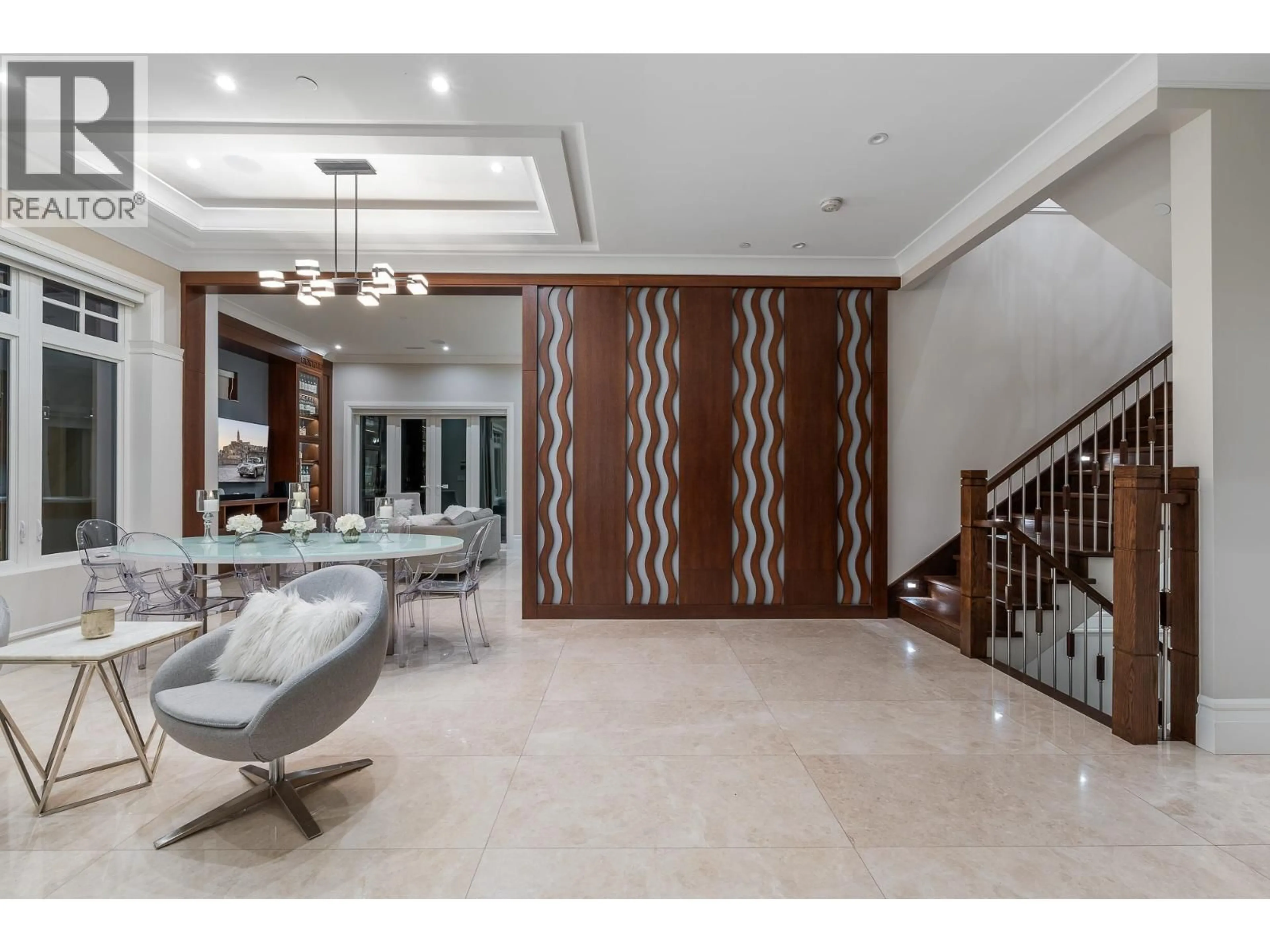 Indoor foyer for 3708 35TH AVENUE, Vancouver British Columbia V6N2N7