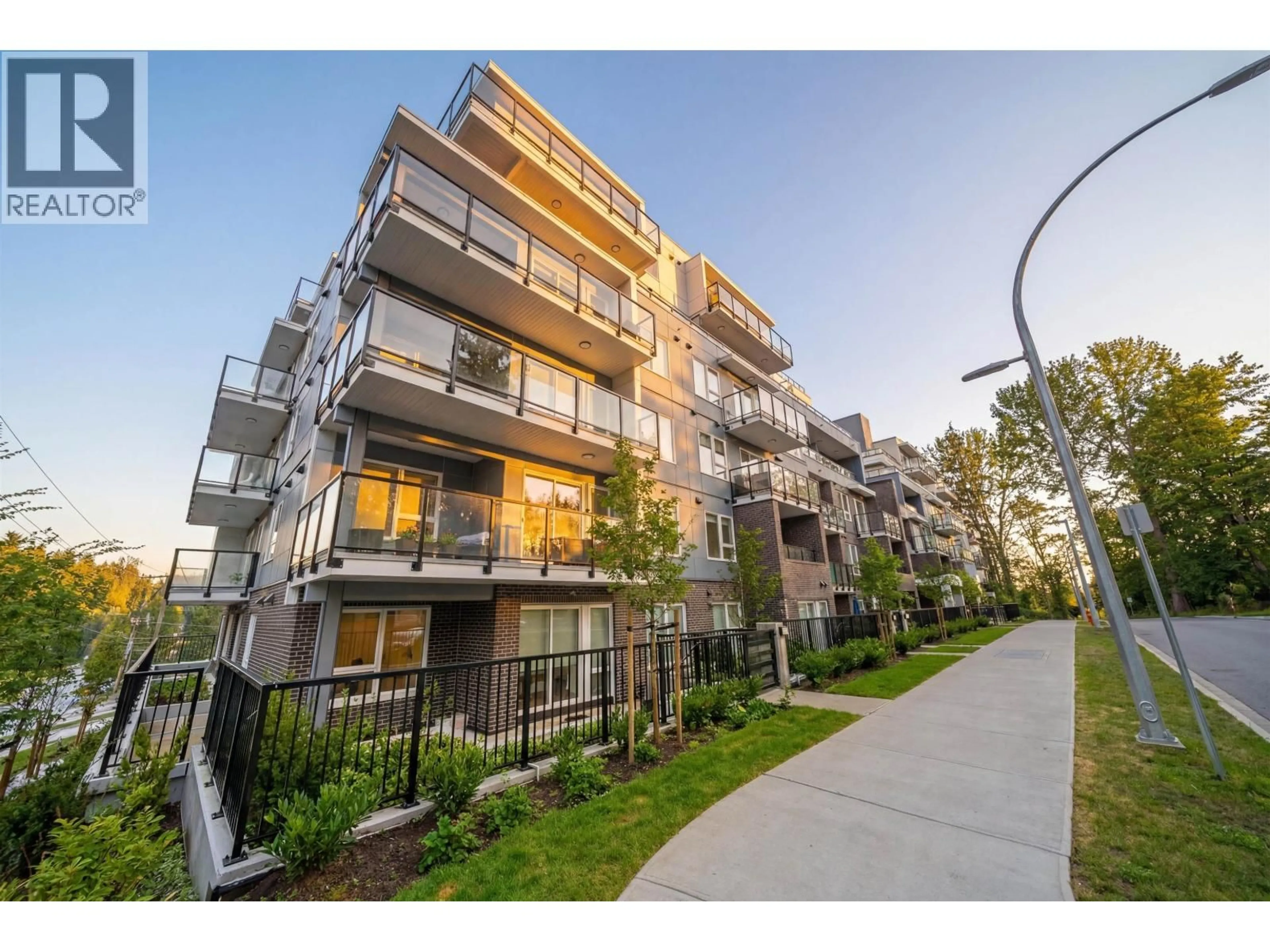 Patio, street for 305 - 2002 ST. GEORGE STREET, Port Moody British Columbia V3H0N4