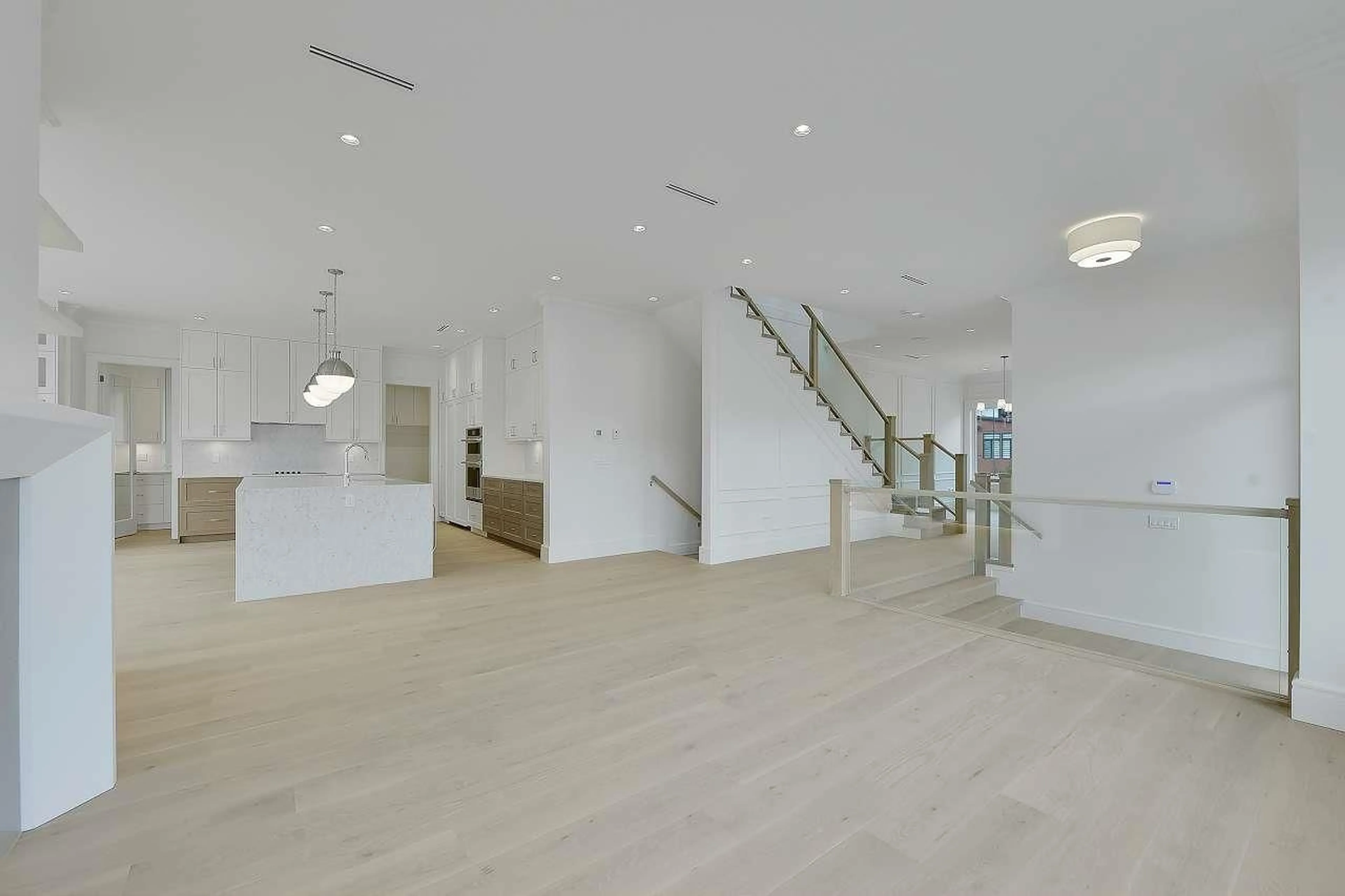 Indoor foyer for 19716 32A AVENUE, Langley British Columbia V3A0N9