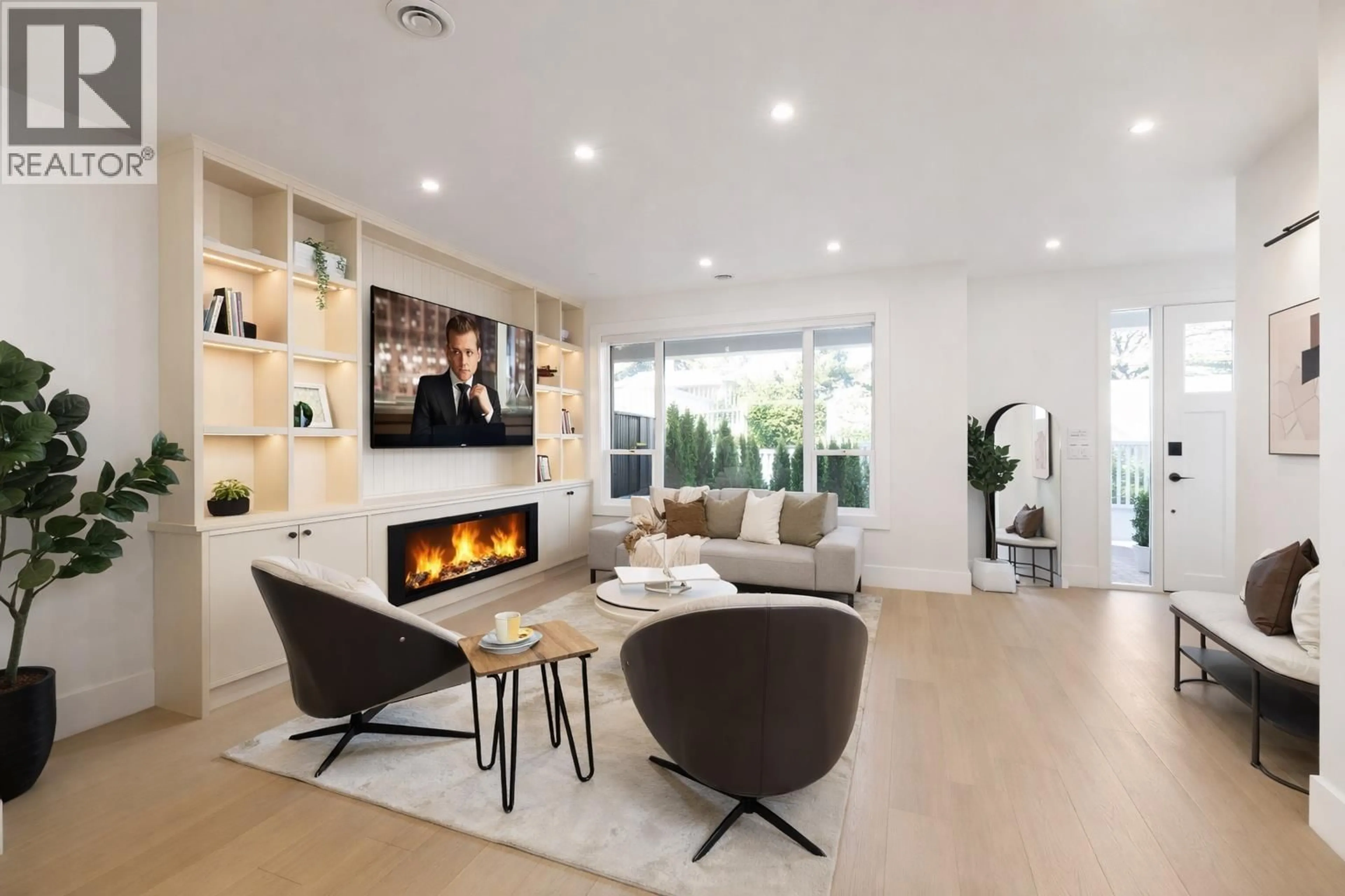 Living room with furniture, unknown for 102 - 646 GIRARD AVENUE, Coquitlam British Columbia V3K1S8