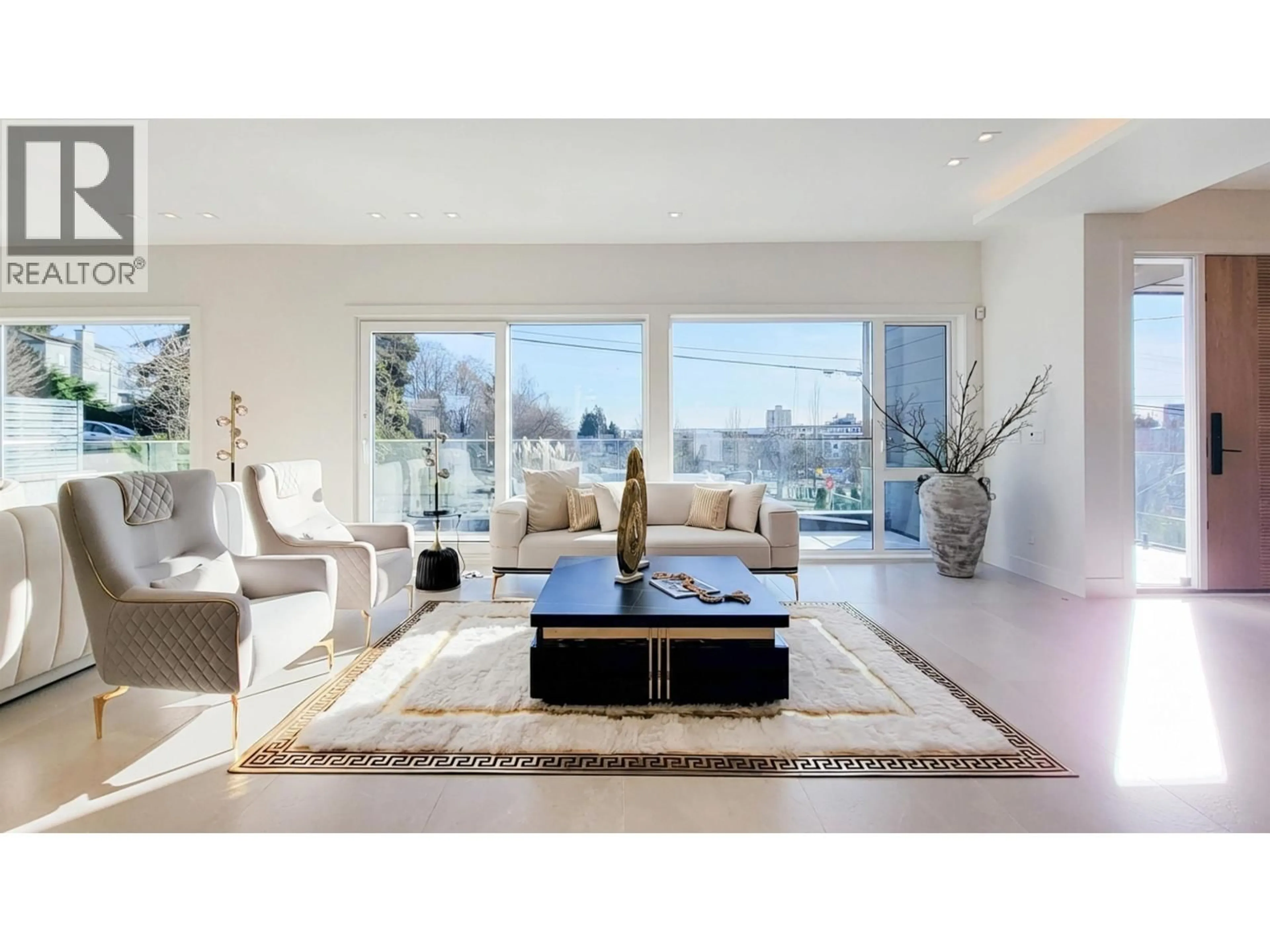 Living room with furniture, unknown for 2141 JEFFERSON AVENUE, West Vancouver British Columbia V7V2A6