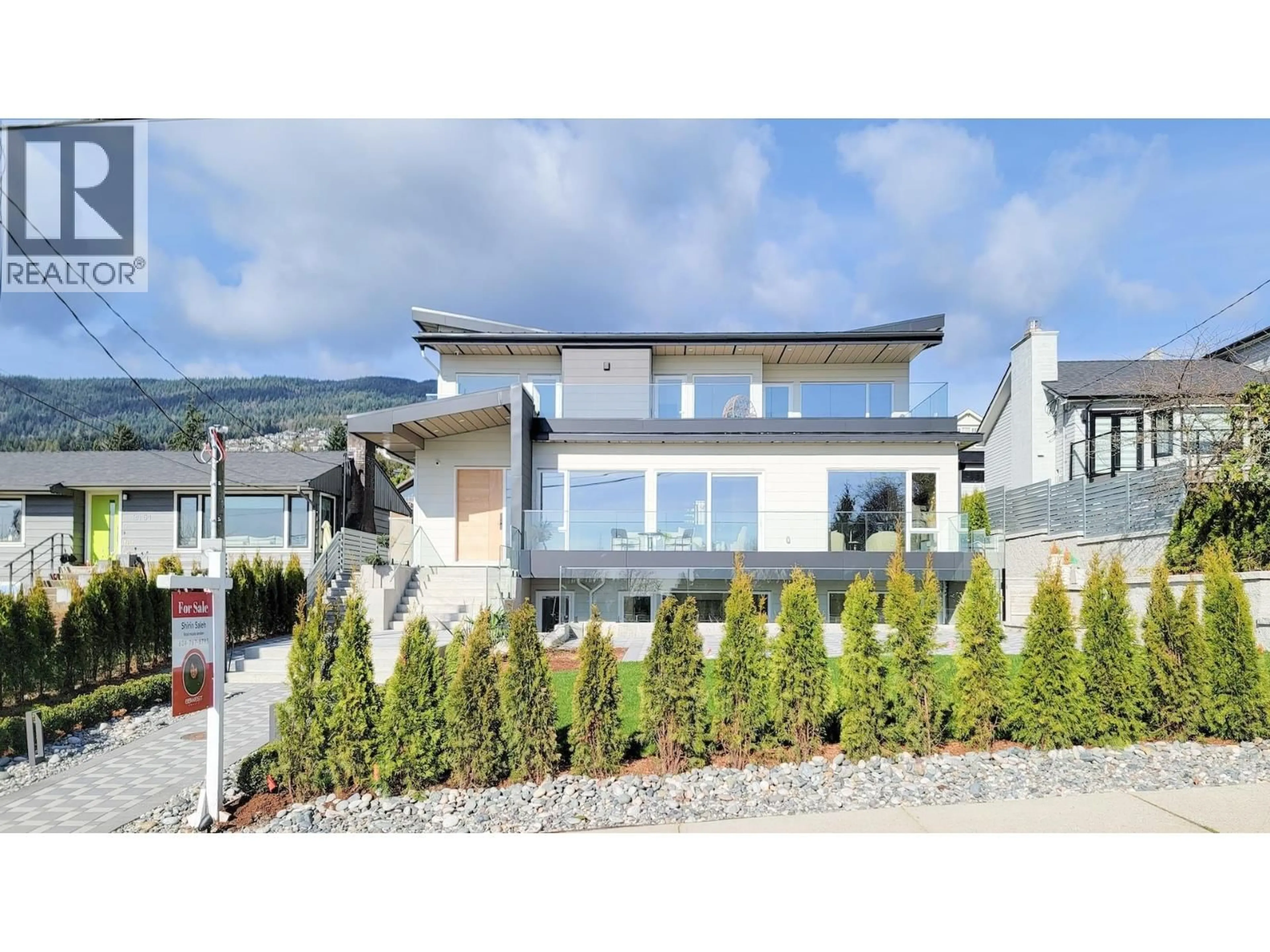 Home with vinyl exterior material, mountain view for 2141 JEFFERSON AVENUE, West Vancouver British Columbia V7V2A6
