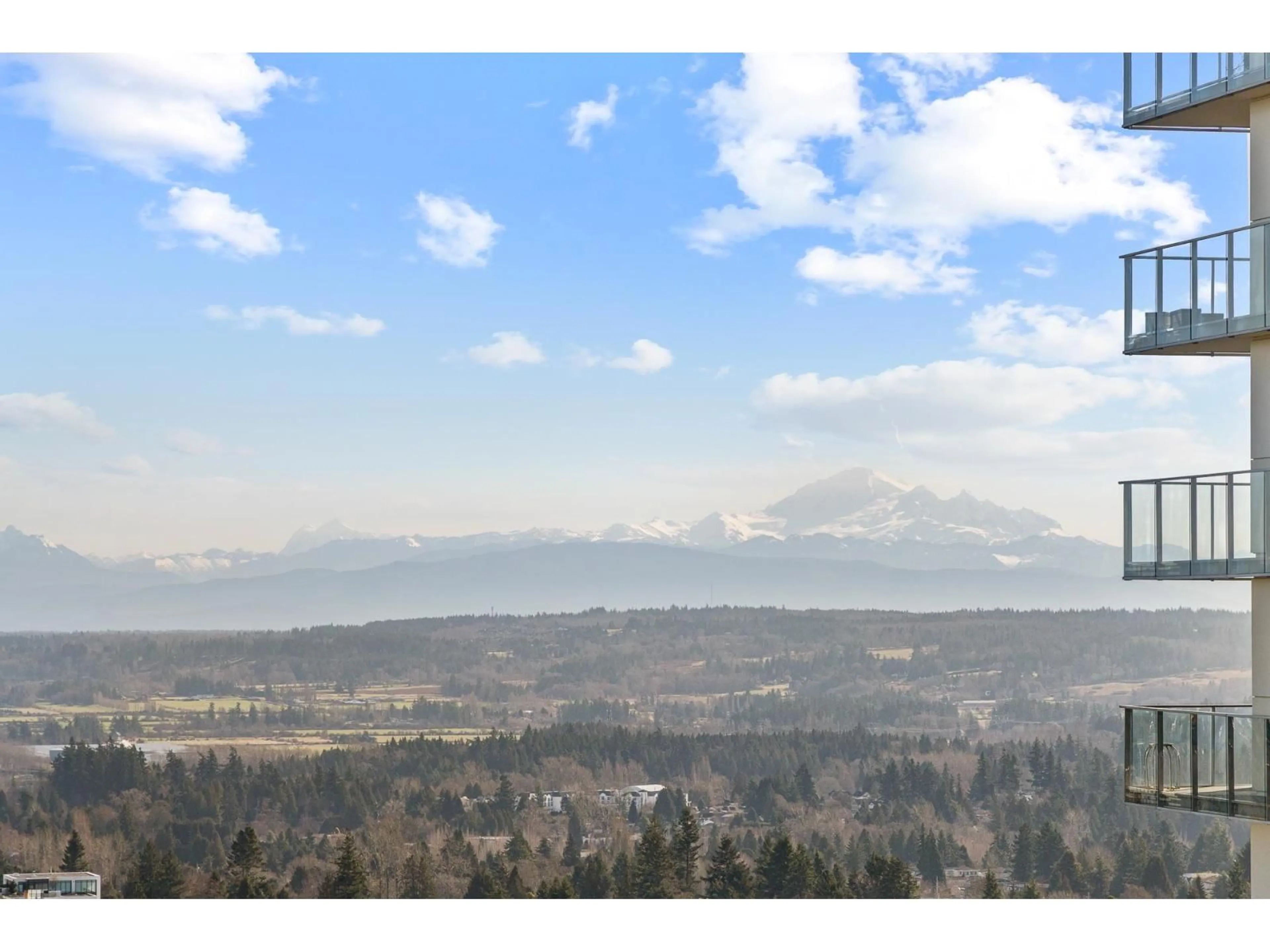 Blurry image for 2104 - 1588 JOHNSTON ROAD, Surrey British Columbia V4B0C5