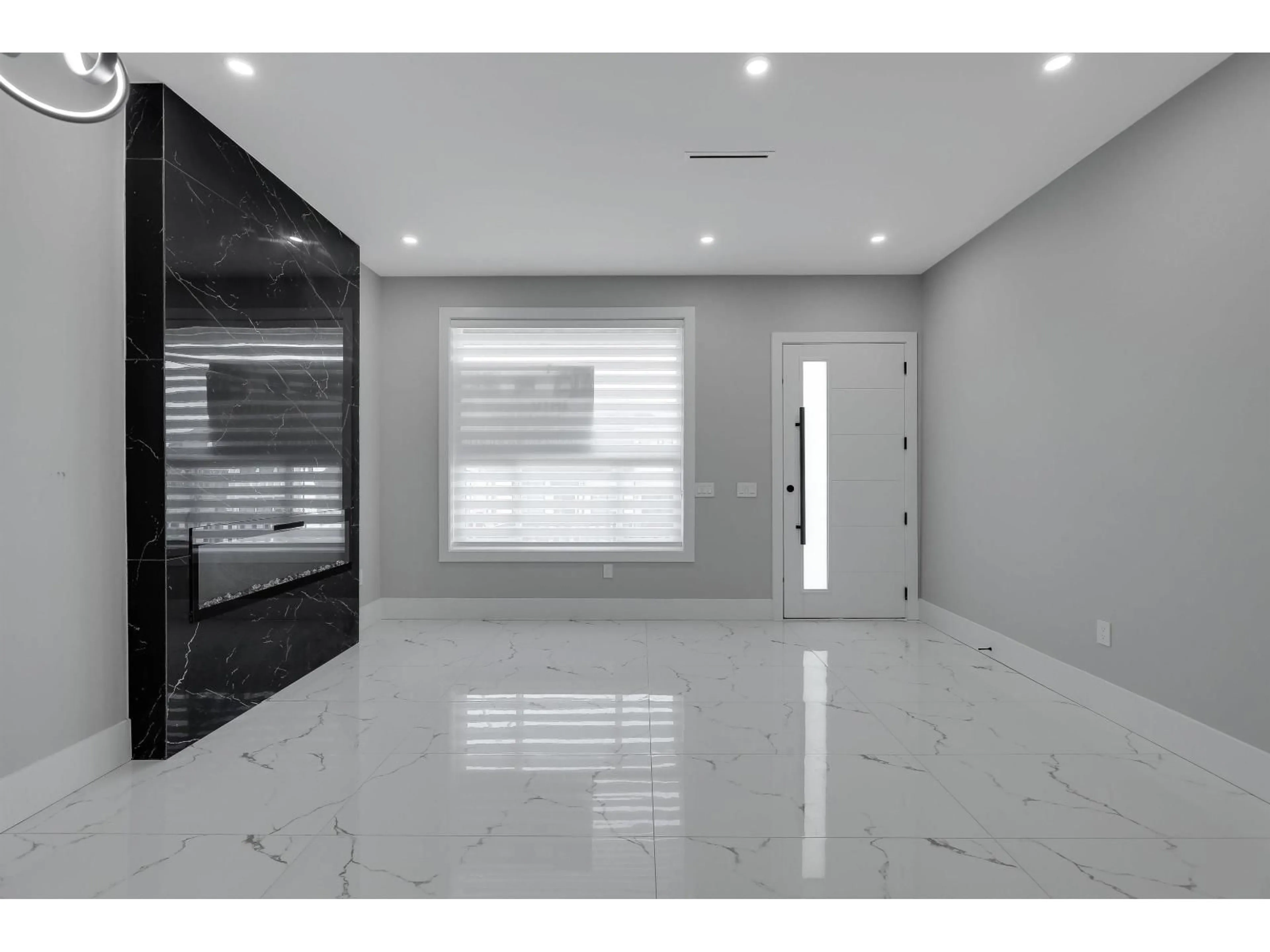 Indoor foyer for 14750 62A AVENUE, Surrey British Columbia V3S6N4