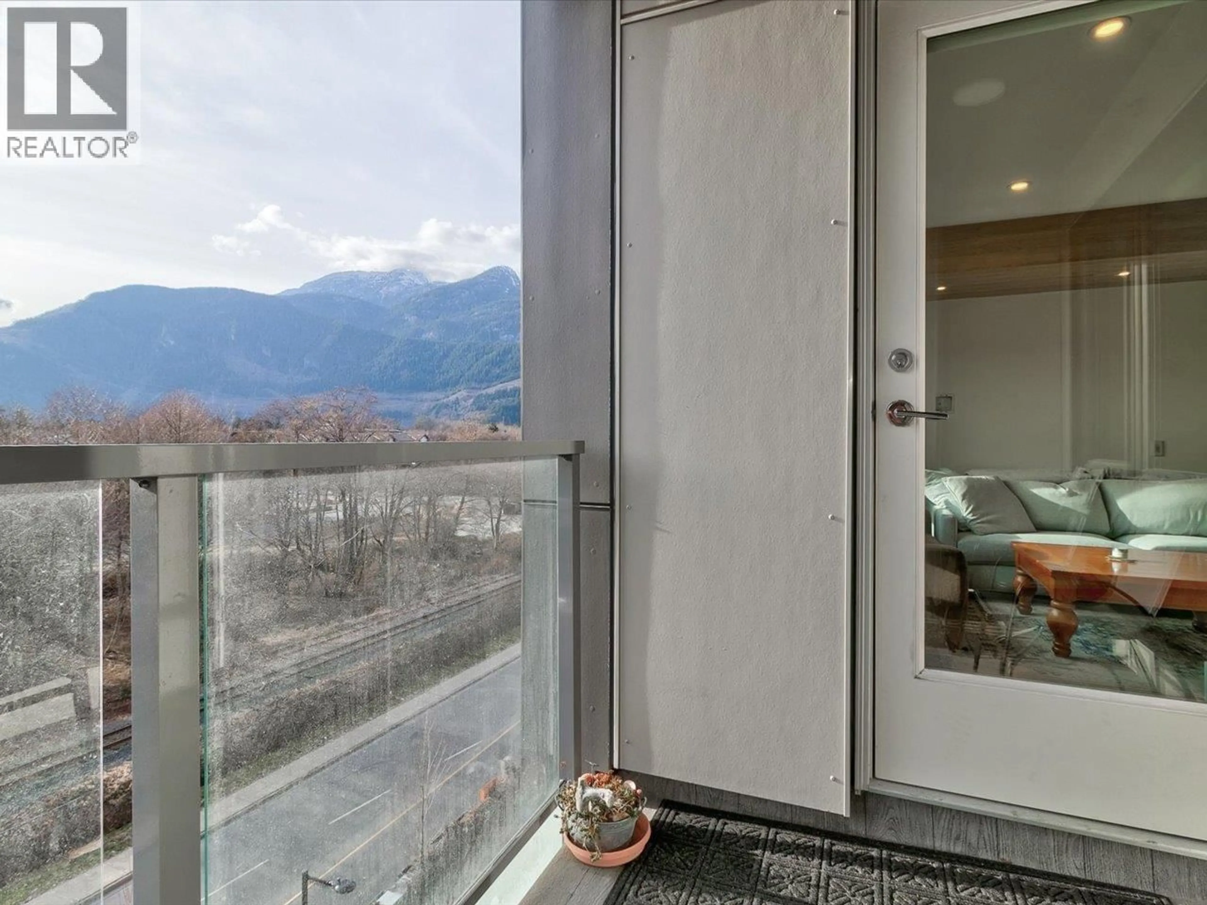 Balcony in the apartment, mountain view for 619 - 38362 BUCKLEY AVENUE, Squamish British Columbia V8B0J8