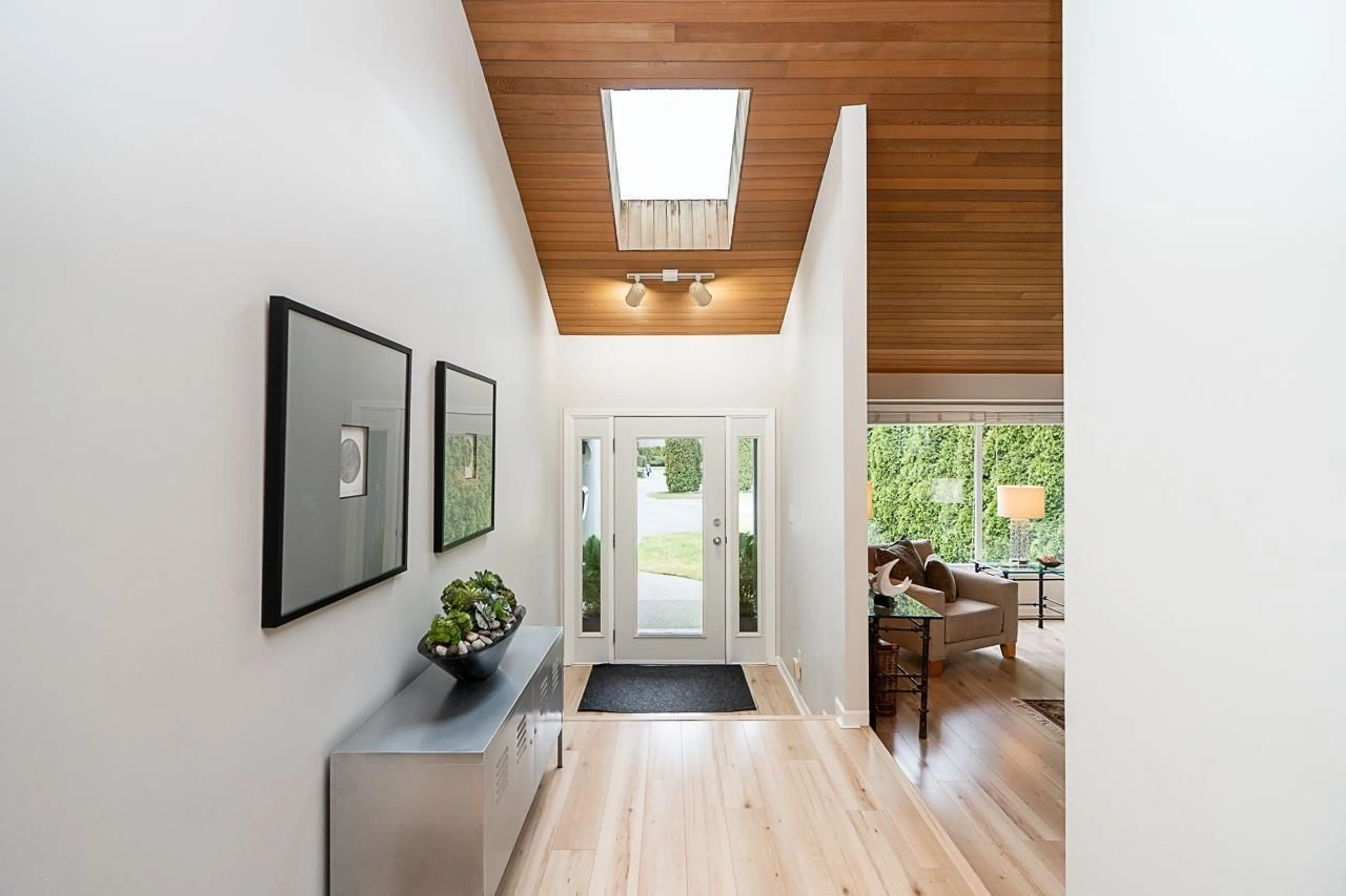 Indoor entryway for 6804 SANDPIPER PLACE, Delta British Columbia V3X3K1