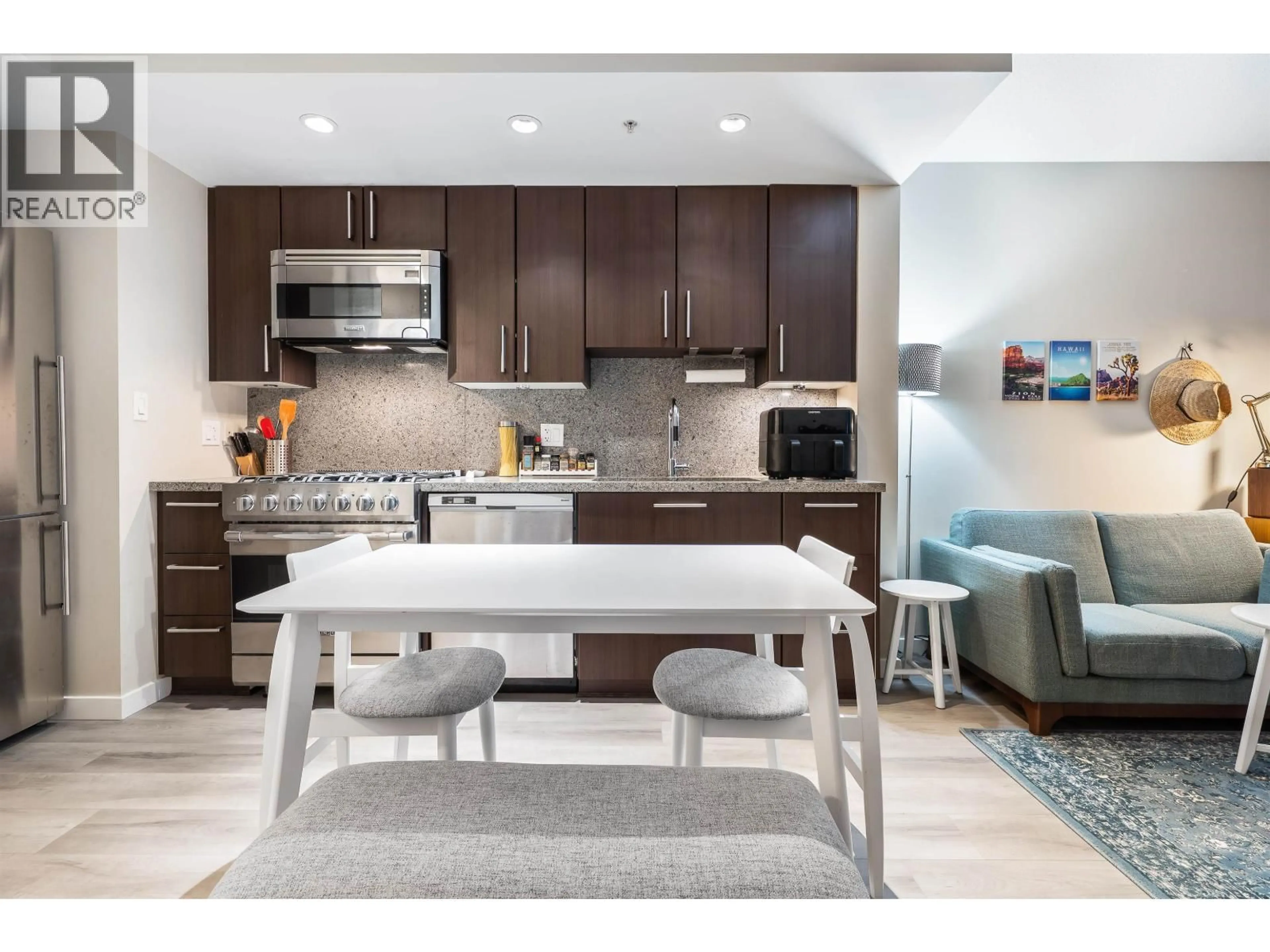 Open concept kitchen, unknown for 257 - 108 1ST AVENUE, Vancouver British Columbia V5Y0H4