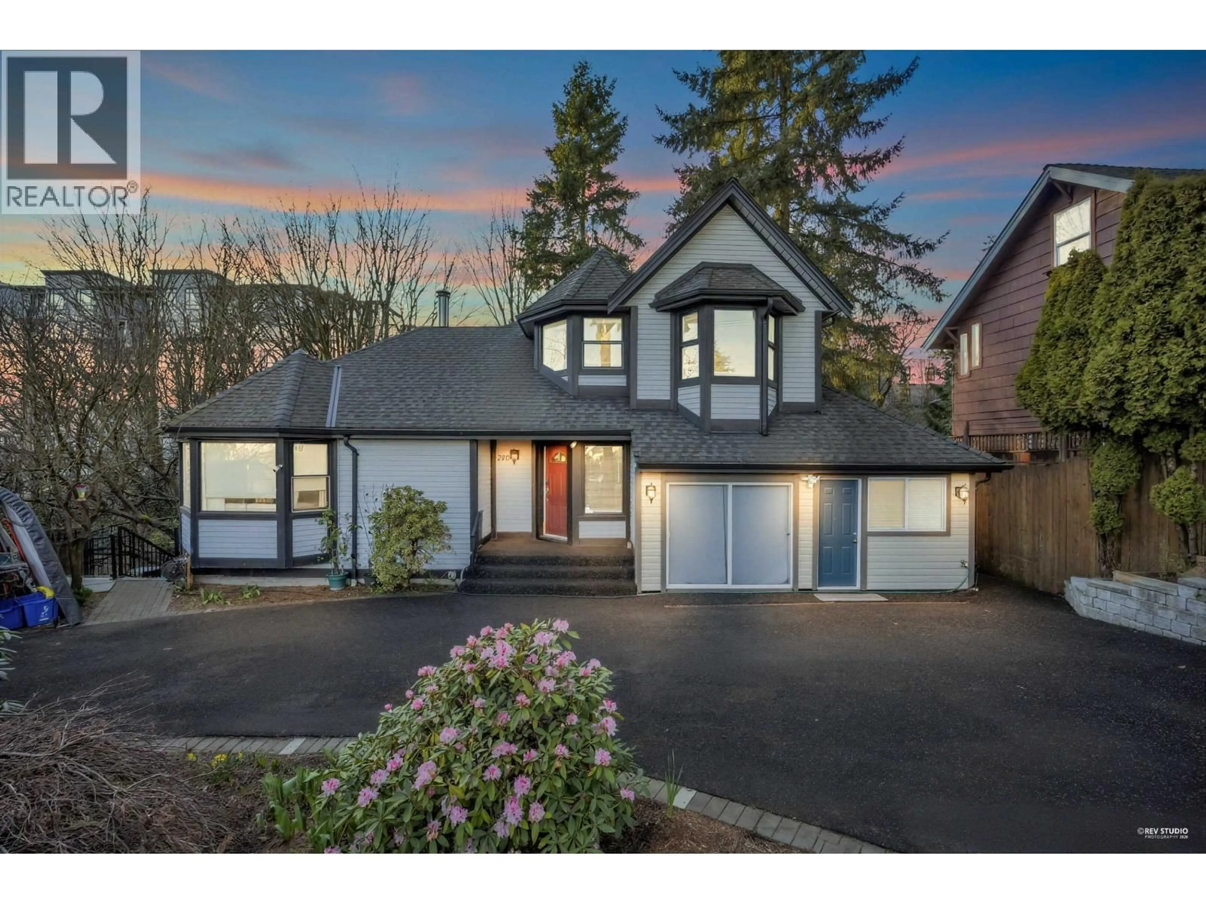 Home with vinyl exterior material, street for 210 NELSON STREET, Coquitlam British Columbia V3K4M4