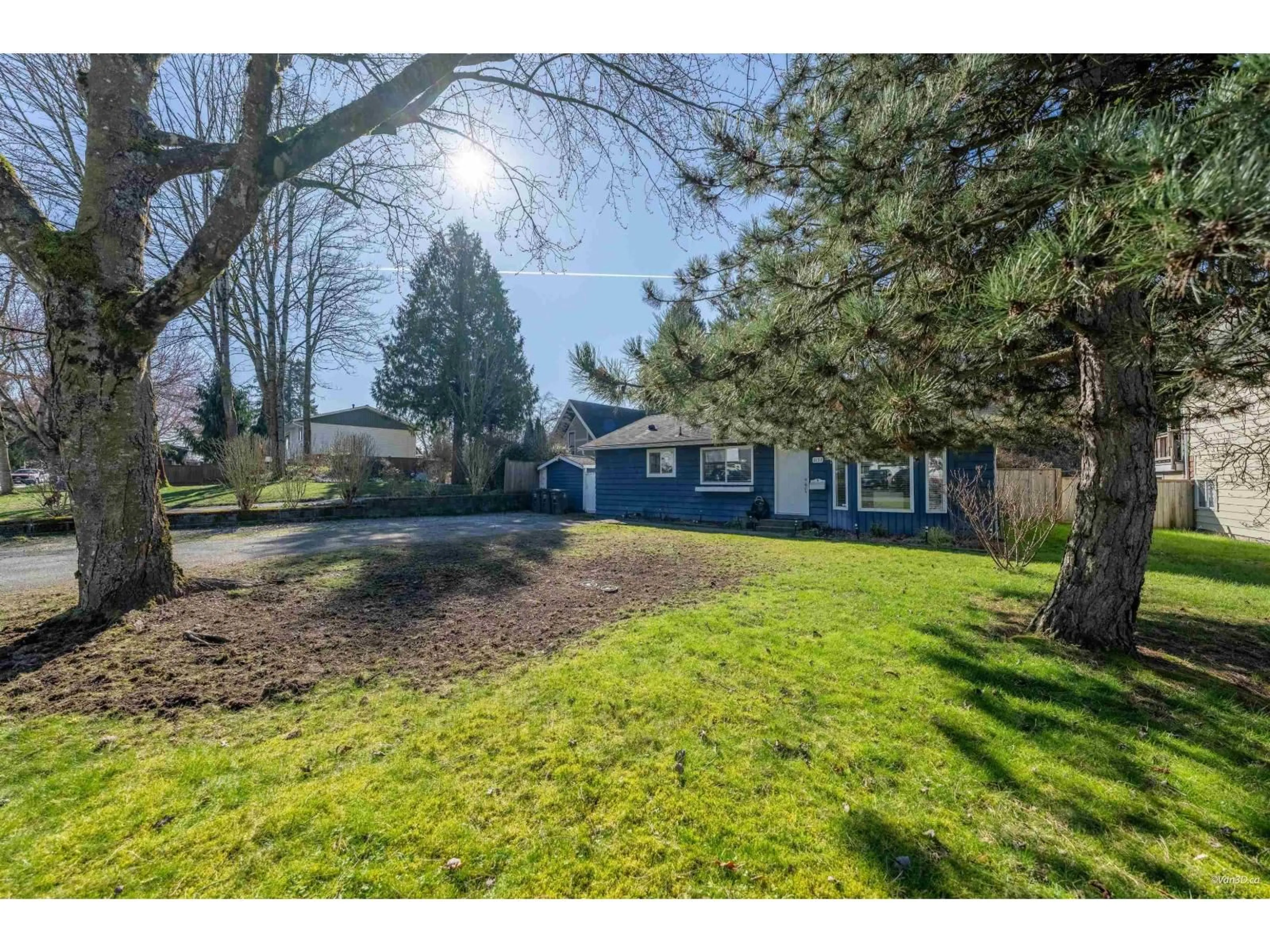 A pic from outside/outdoor area/front of a property/back of a property/a pic from drone, unknown for 6153 MORGAN DRIVE, Surrey British Columbia V3S5B8