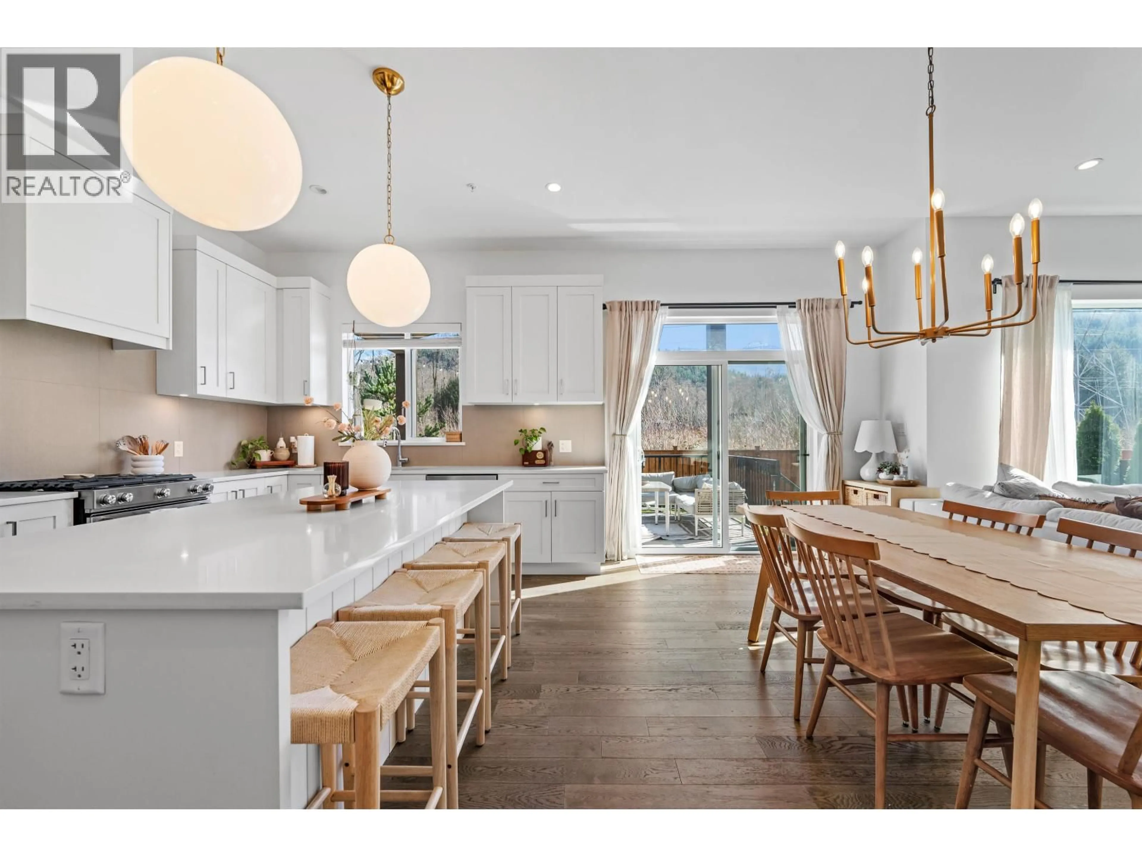 Open concept kitchen, unknown for 39212 CARDINAL DRIVE, Squamish British Columbia V8B0V3