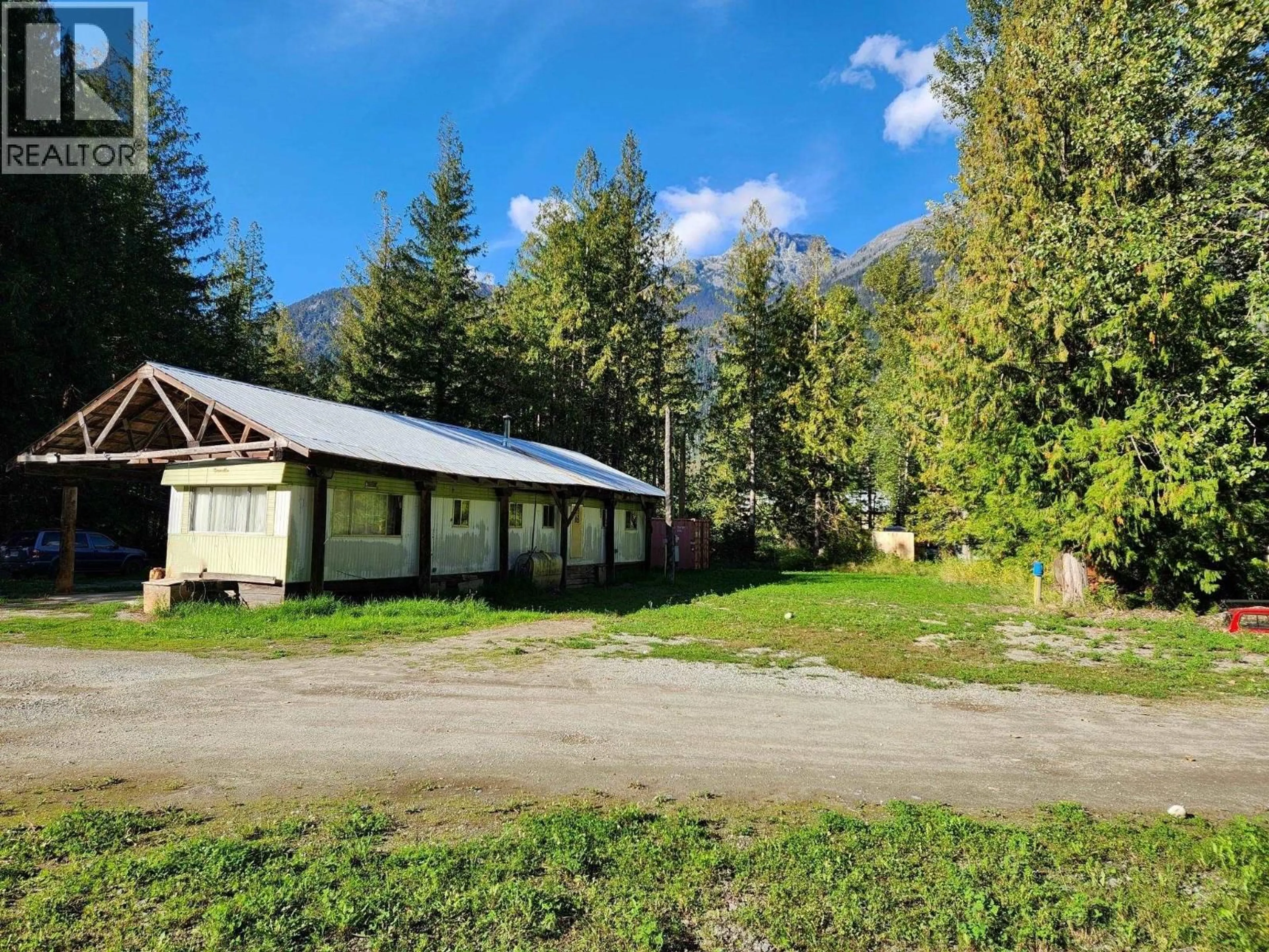 A pic from outside/outdoor area/front of a property/back of a property/a pic from drone, mountain view for 9304 UPPER LILLOOET RIVER FSR, Pemberton British Columbia V0N2L2