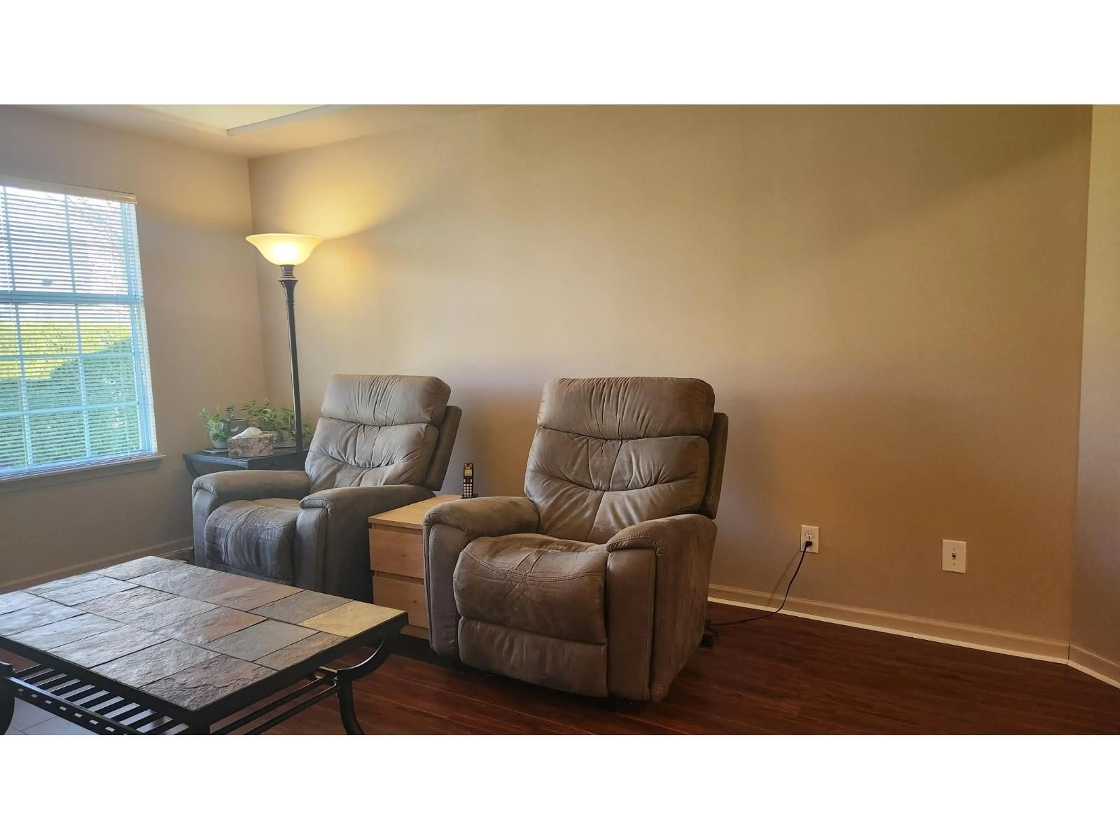 Living room with furniture, wood/laminate floor for 30 - 9168 FLEETWOOD WAY, Surrey British Columbia V3R0P1