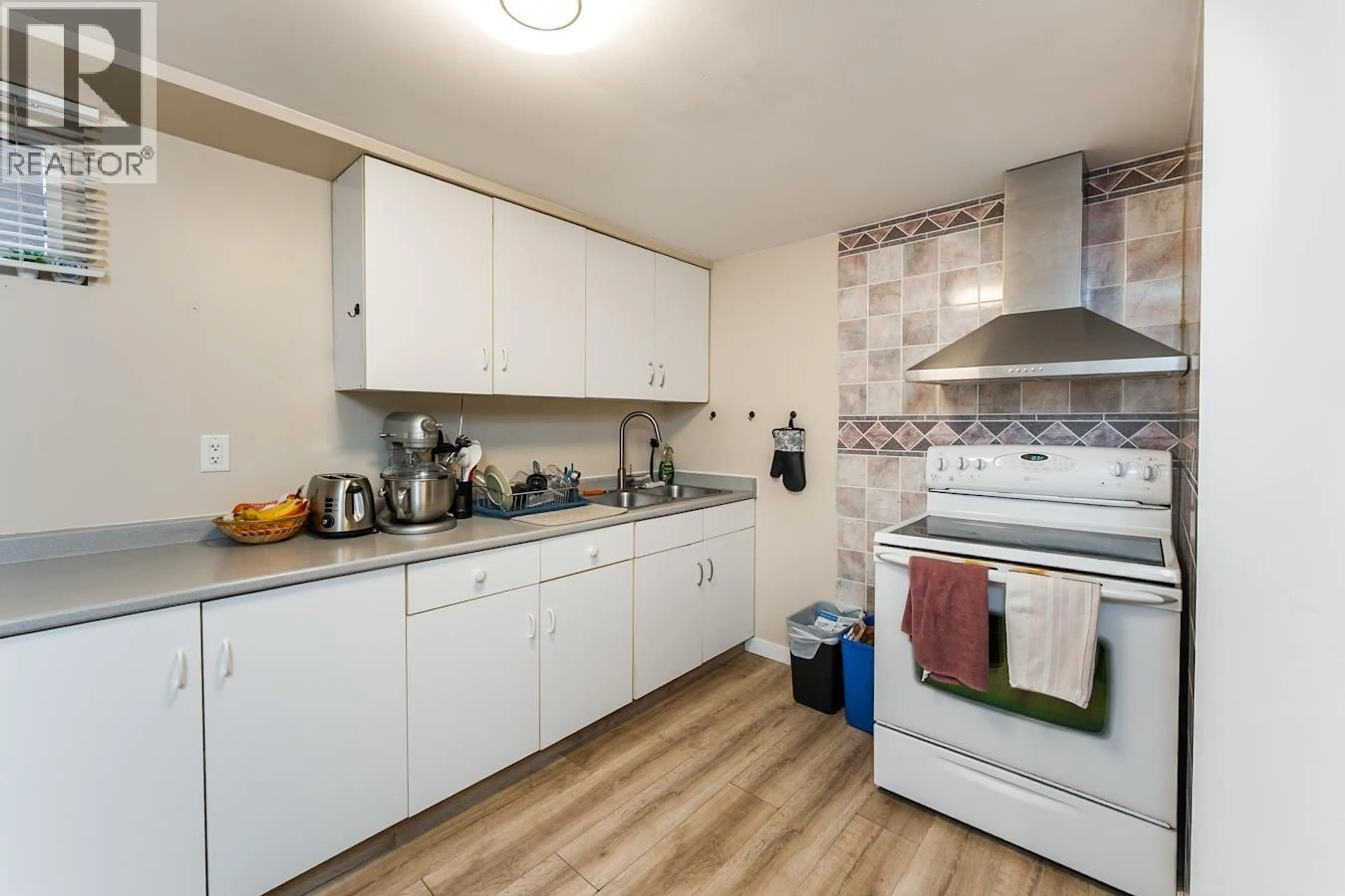 Standard kitchen, unknown for 1190 EWERT STREET, Prince George British Columbia V2M2P2