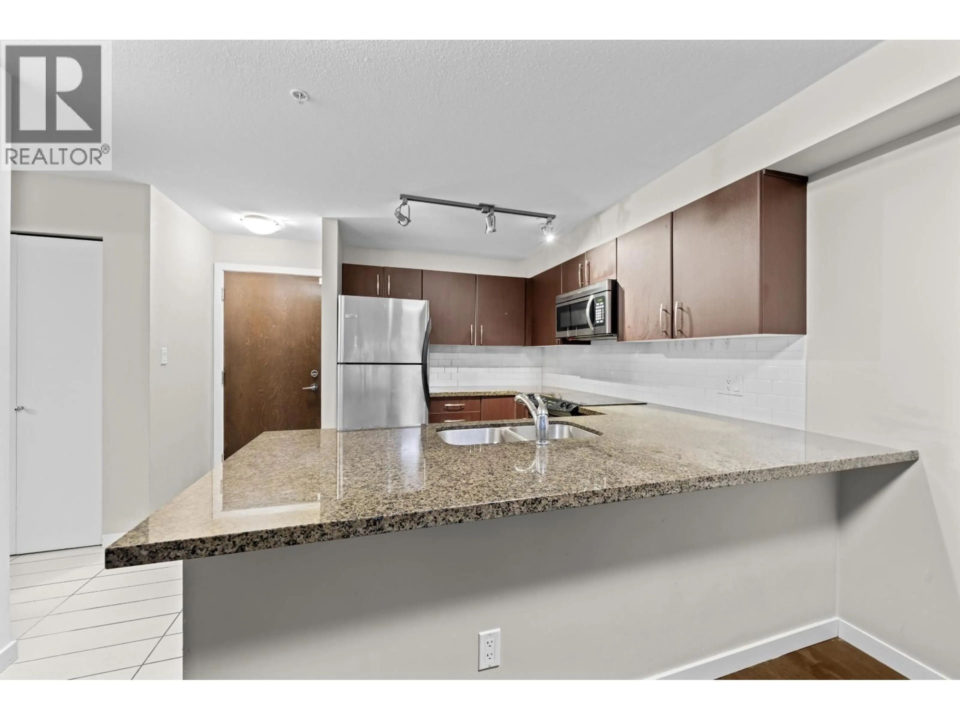 Standard kitchen, unknown for 209 - 7337 MACPHERSON AVENUE, Burnaby British Columbia V5J0A9