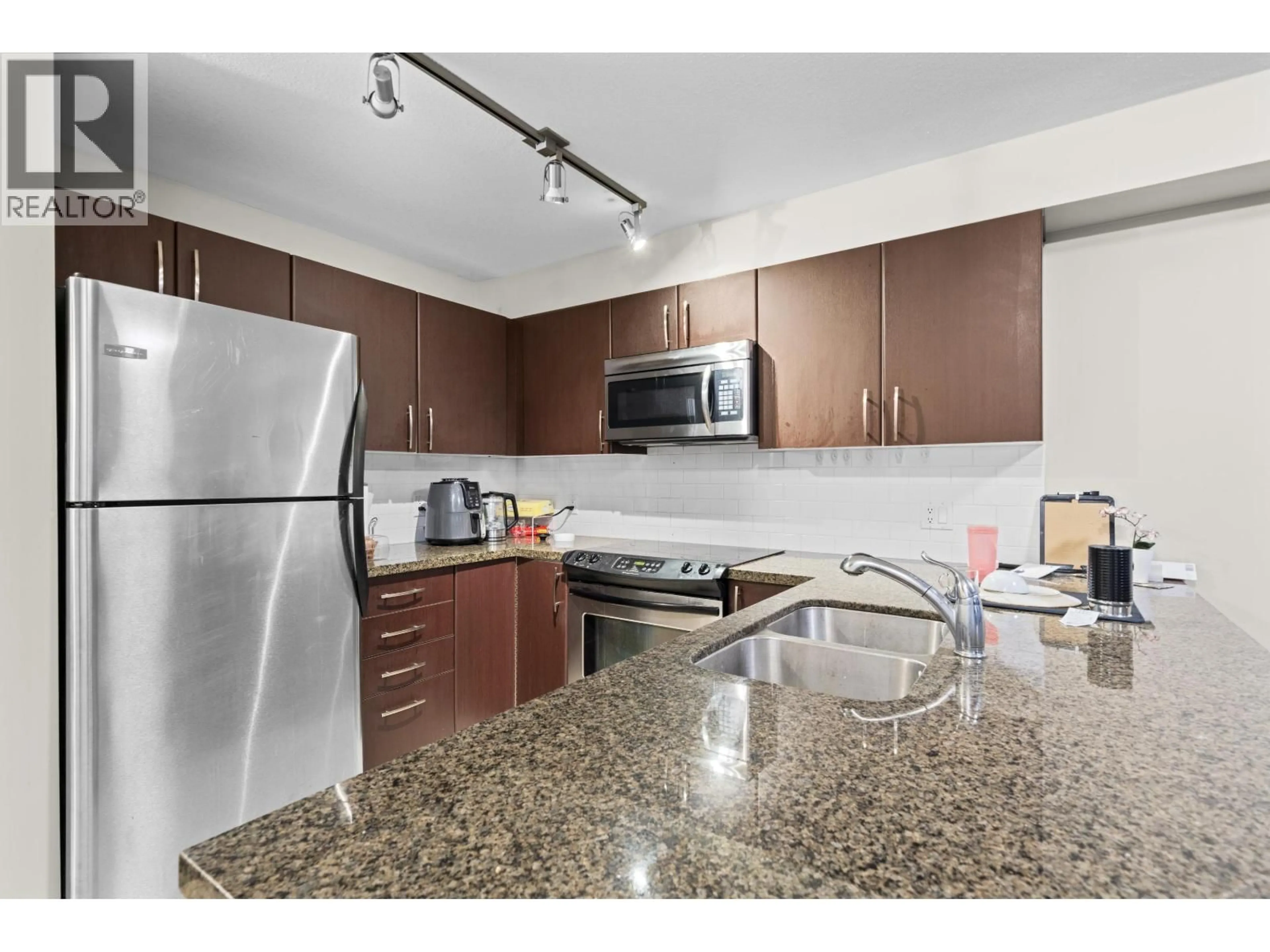 Standard kitchen, unknown for 209 - 7337 MACPHERSON AVENUE, Burnaby British Columbia V5J0A9