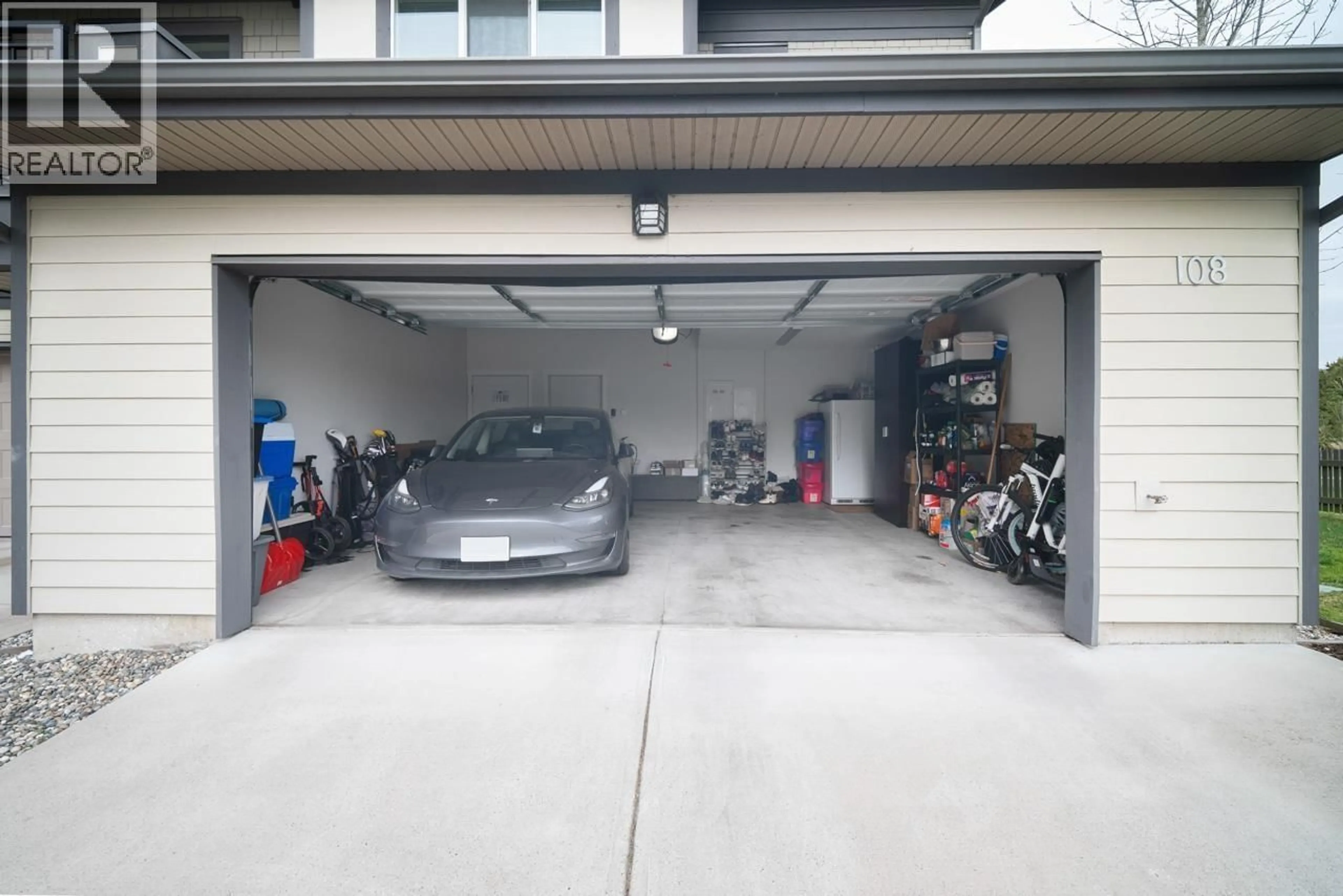 Indoor garage for 108 - 10388 NO. 2 ROAD, Richmond British Columbia V7E0B9