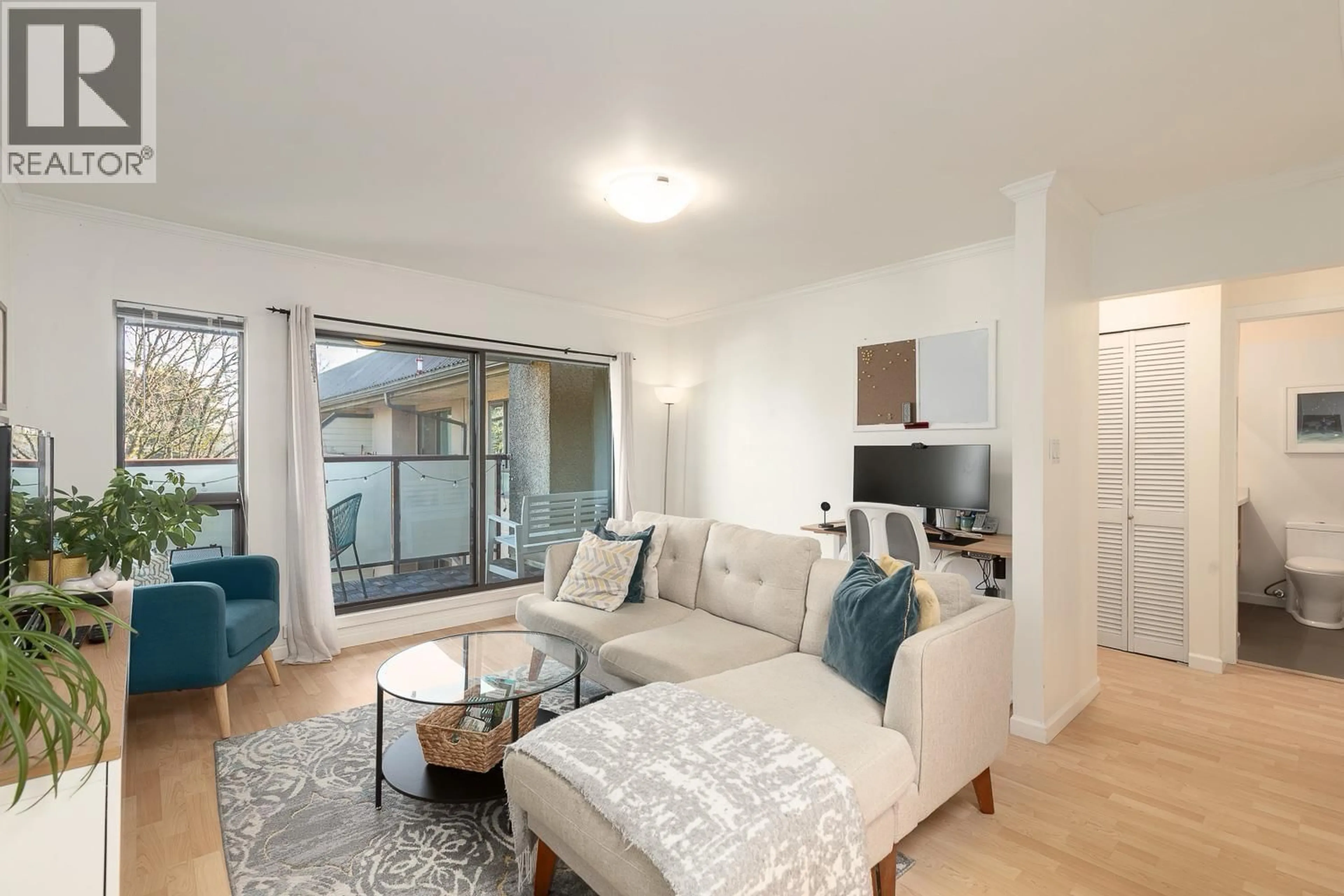 Living room with furniture, unknown for 309 - 2150 BRUNSWICK STREET, Vancouver British Columbia V5T3L5