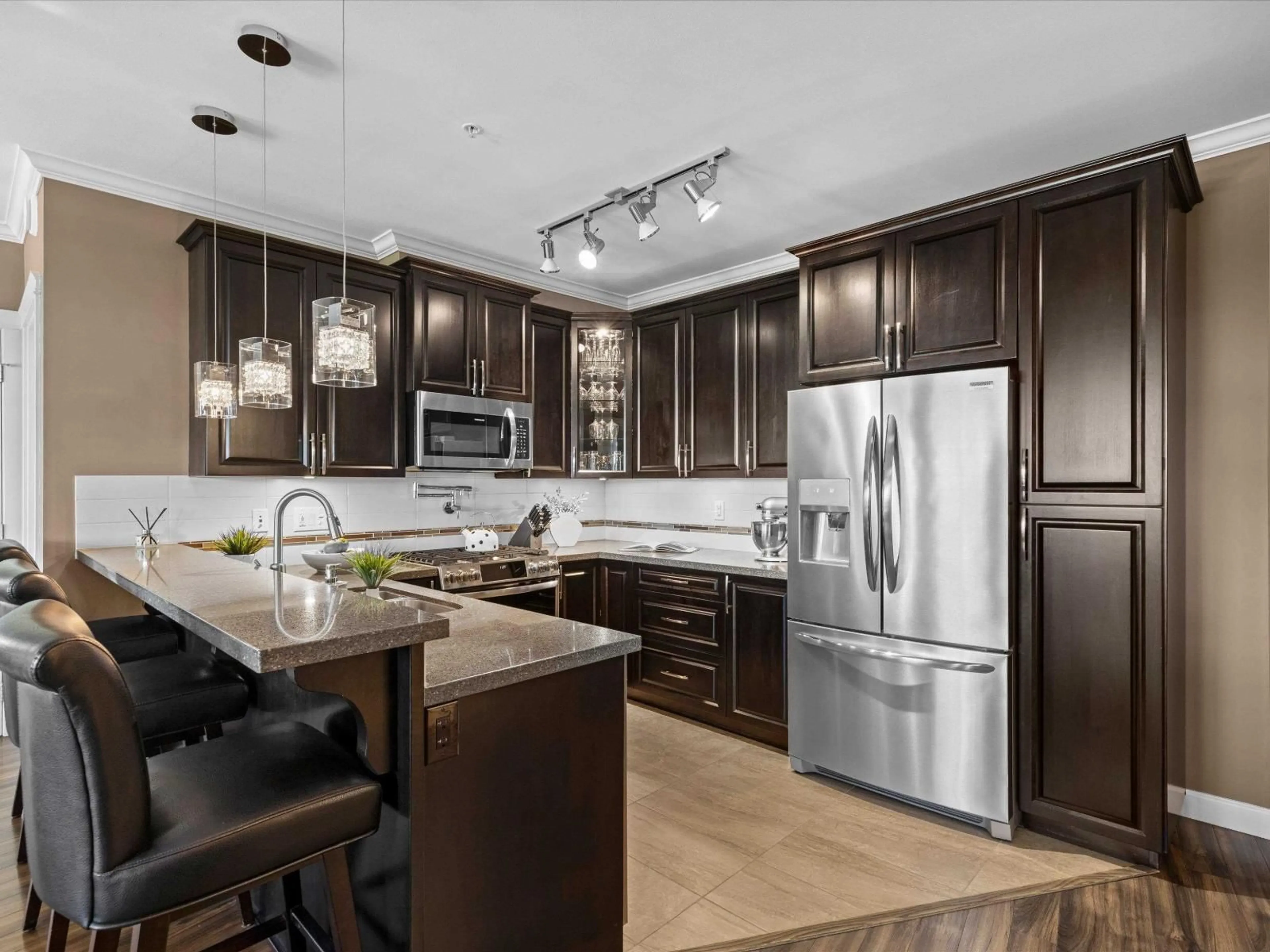Open concept kitchen, unknown for 514 - 32445 SIMON AVENUE, Abbotsford British Columbia V2T0G7