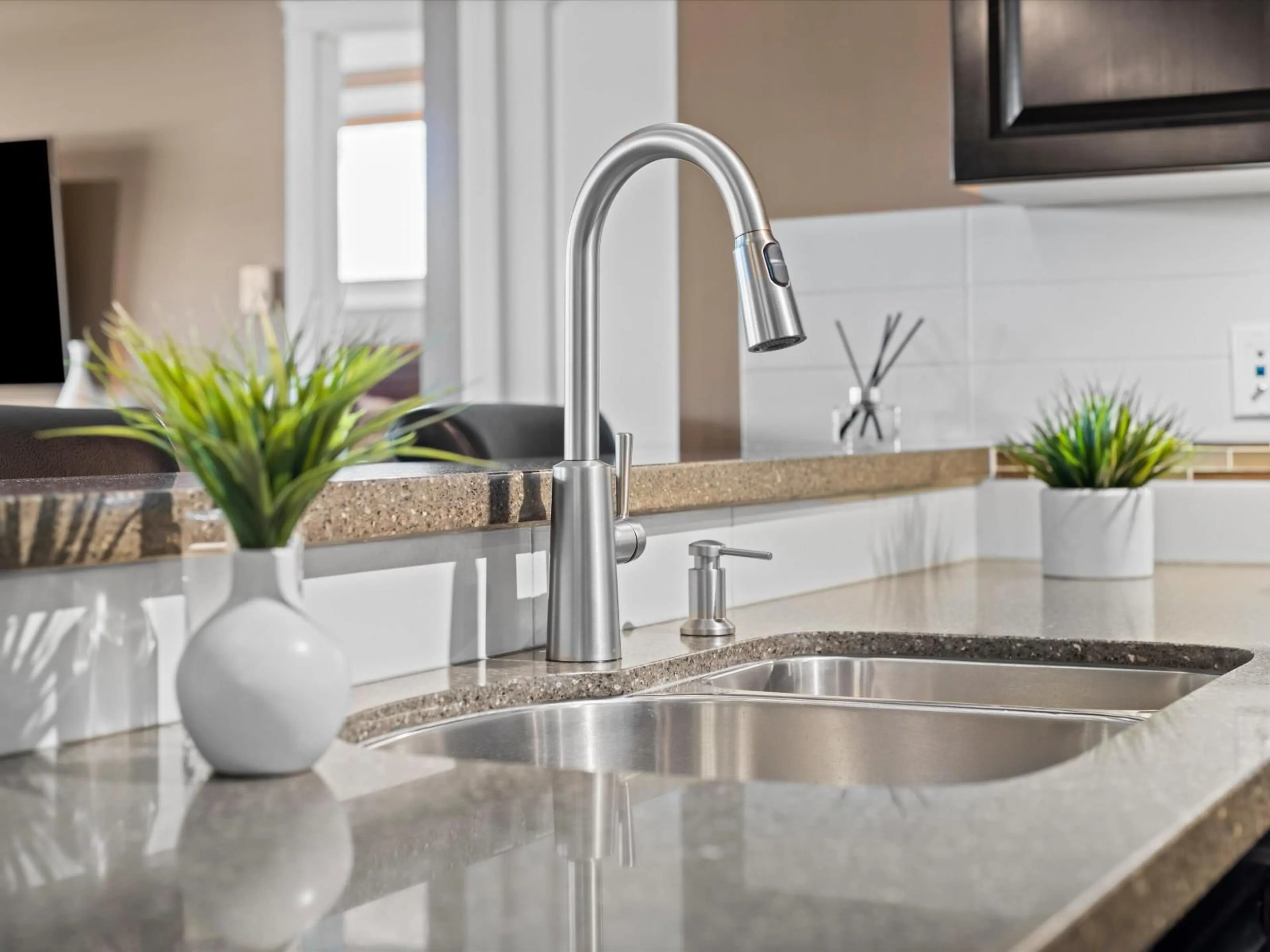 Contemporary kitchen, unknown for 514 - 32445 SIMON AVENUE, Abbotsford British Columbia V2T0G7