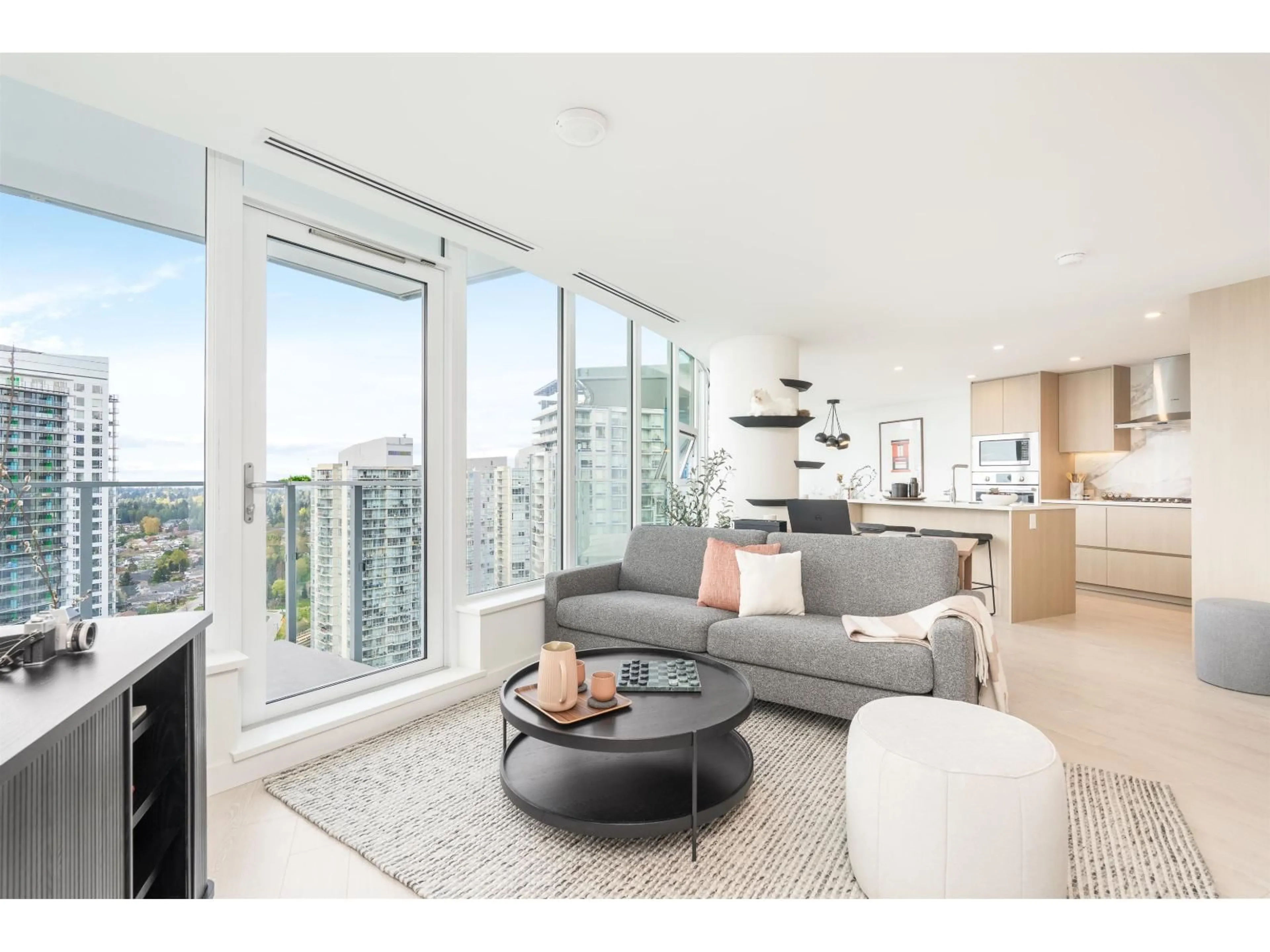 Living room with furniture, unknown for 3505 - 13768 100TH AVENUE, Surrey British Columbia V3T0V2