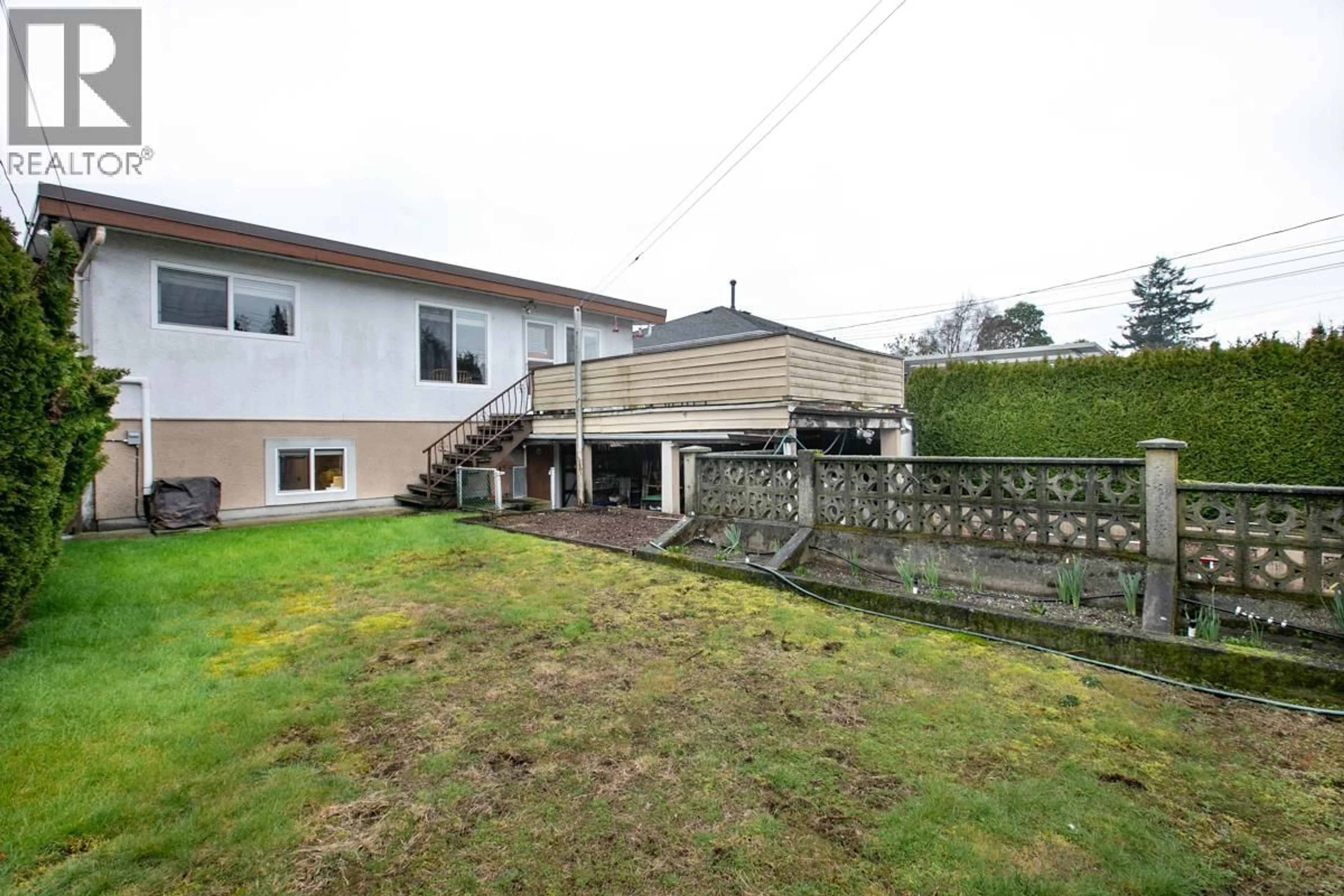 Patio, building for 2435 49TH AVENUE, Vancouver British Columbia V5S1J3