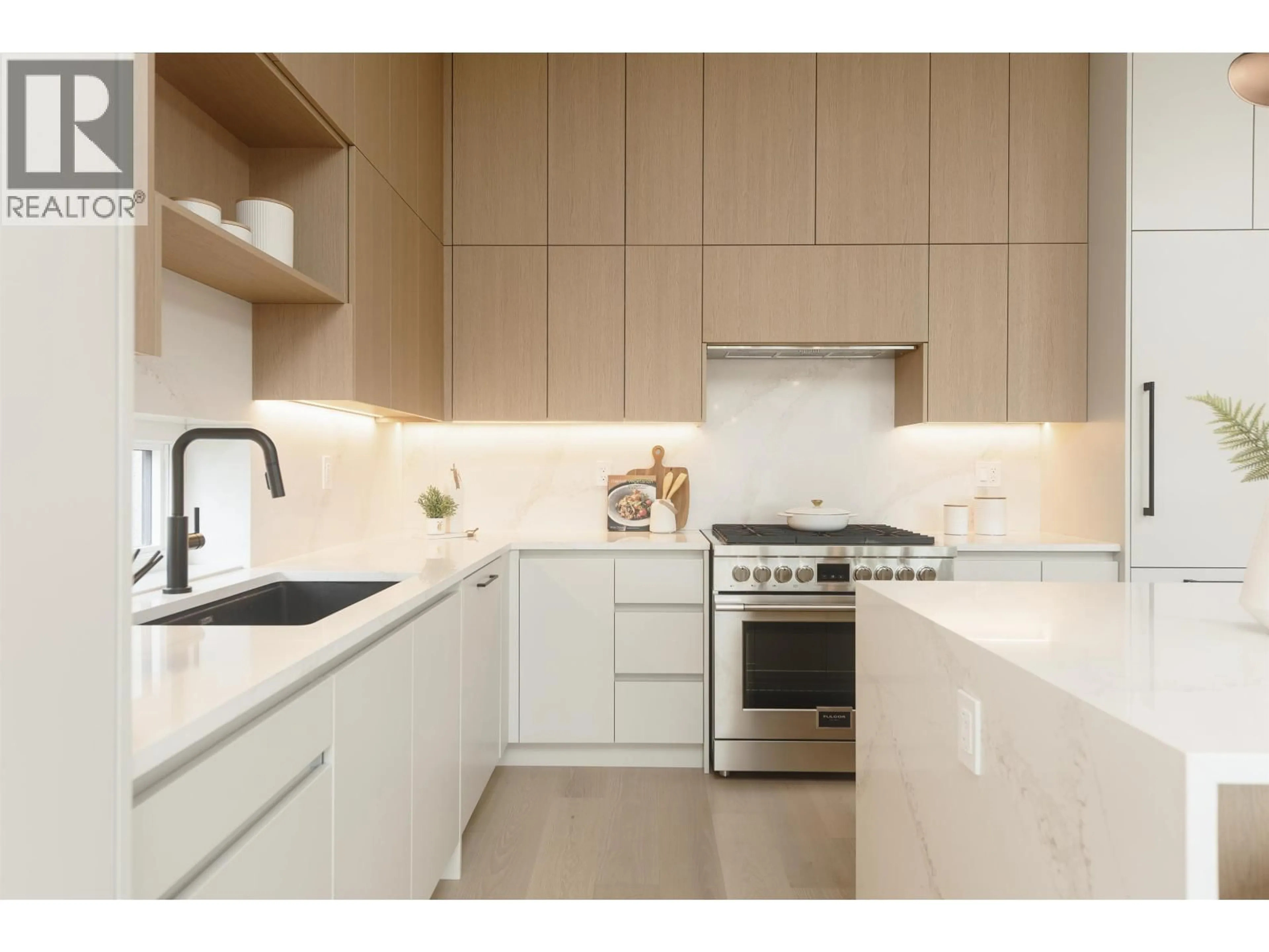 Standard kitchen, unknown for 2 - 735 10TH AVENUE, Vancouver British Columbia V5T2A8