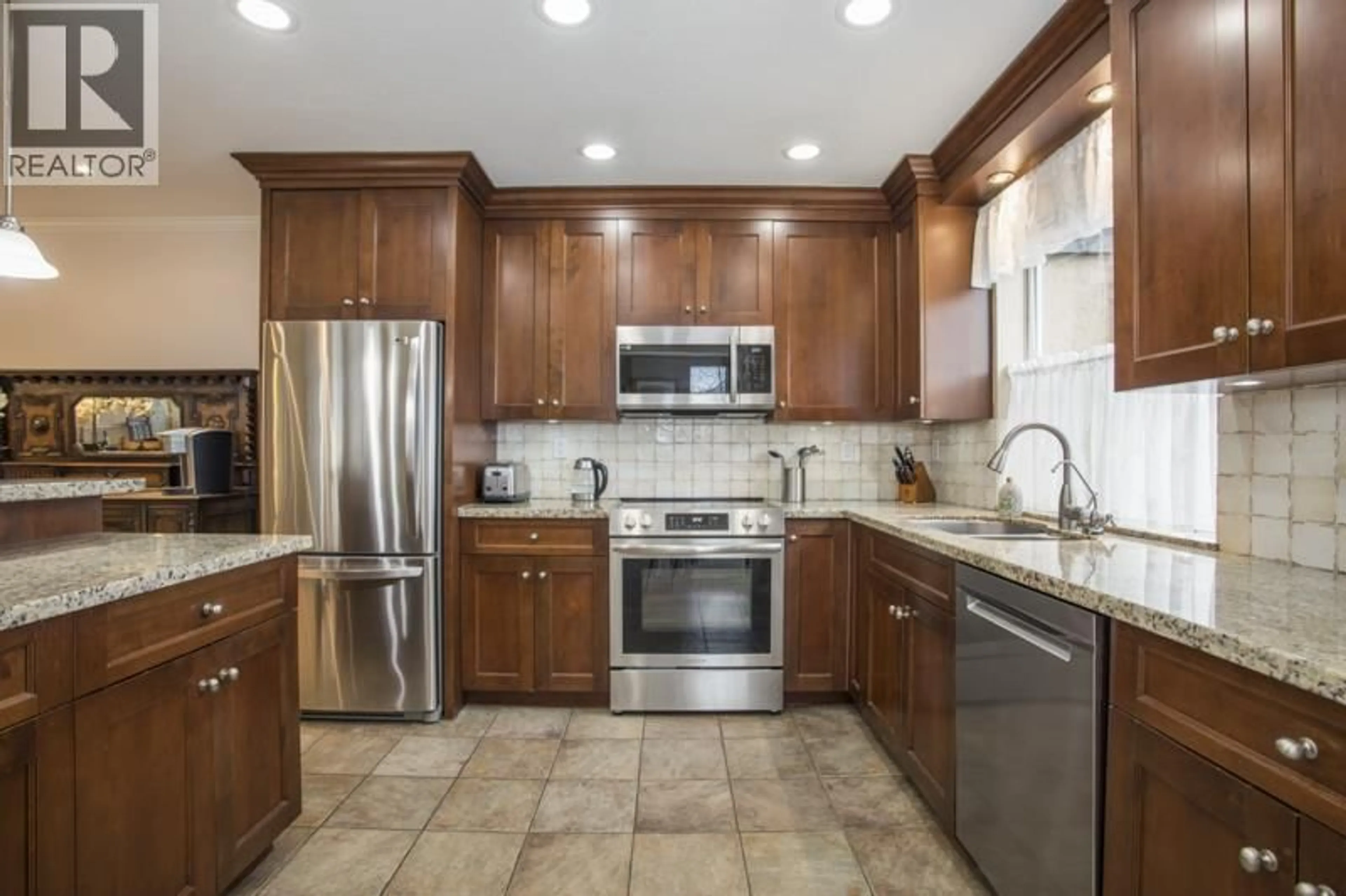 Open concept kitchen, ceramic/tile floor for 40 - 7540 ABERCROMBIE DRIVE, Richmond British Columbia V6Y3J8