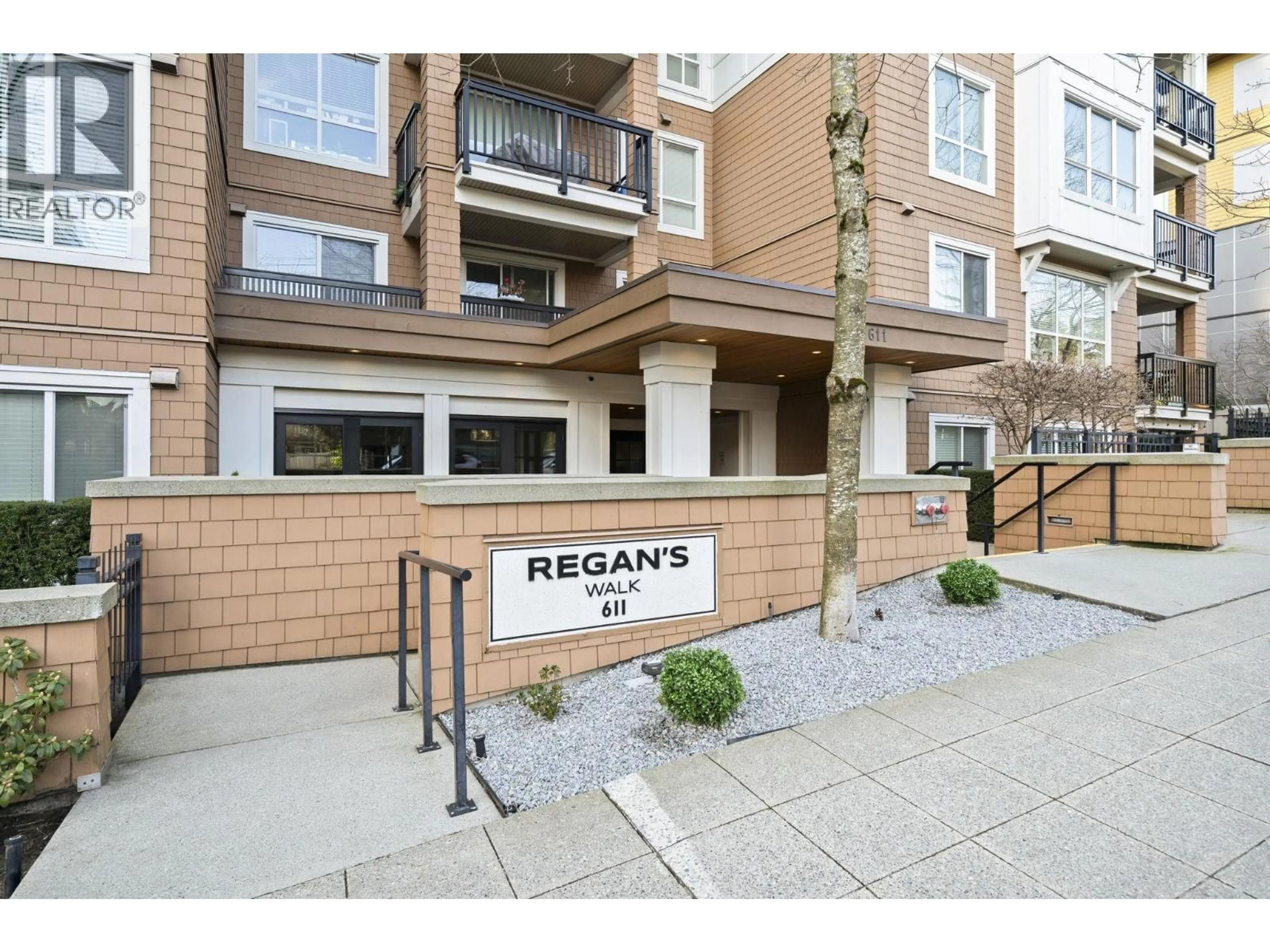 Indoor entryway for 412 - 611 REGAN AVENUE, Coquitlam British Columbia V3J0E5