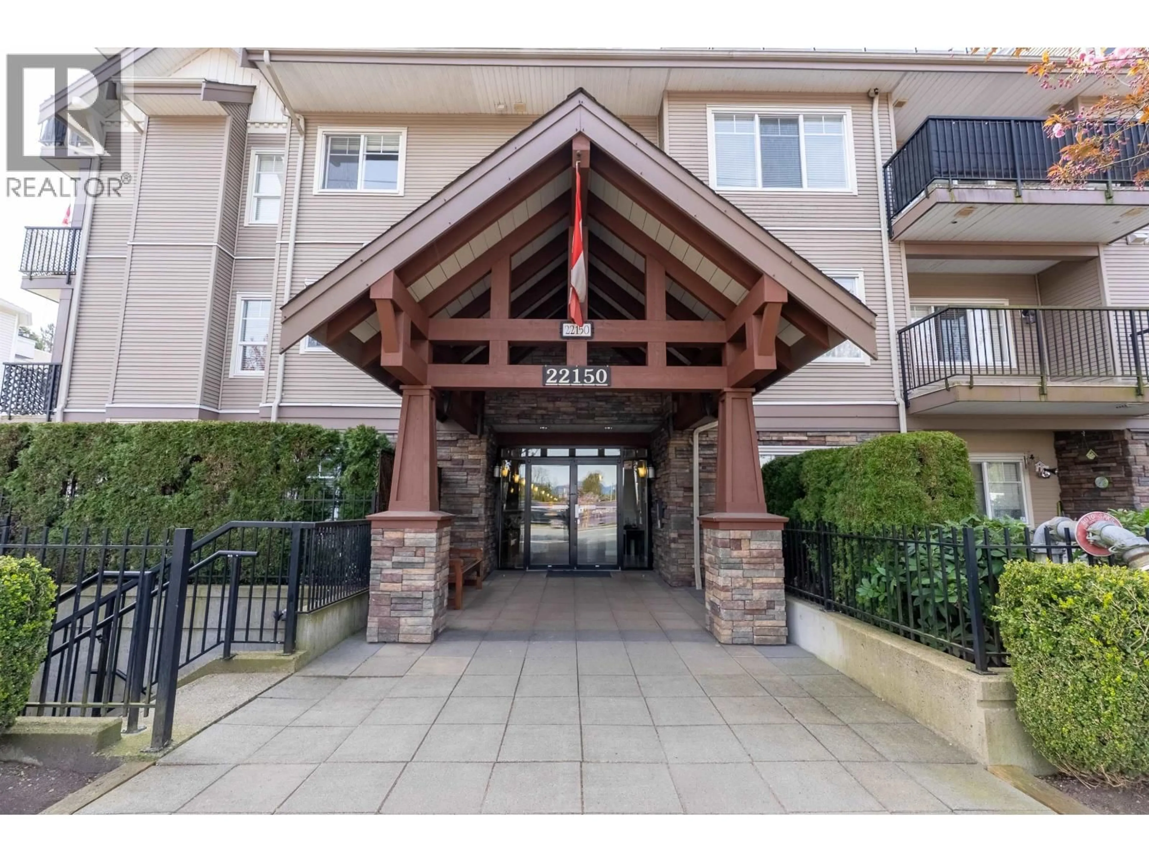 Indoor foyer for 109 - 22150 DEWDNEY TRUNK ROAD, Maple Ridge British Columbia V2X3H6