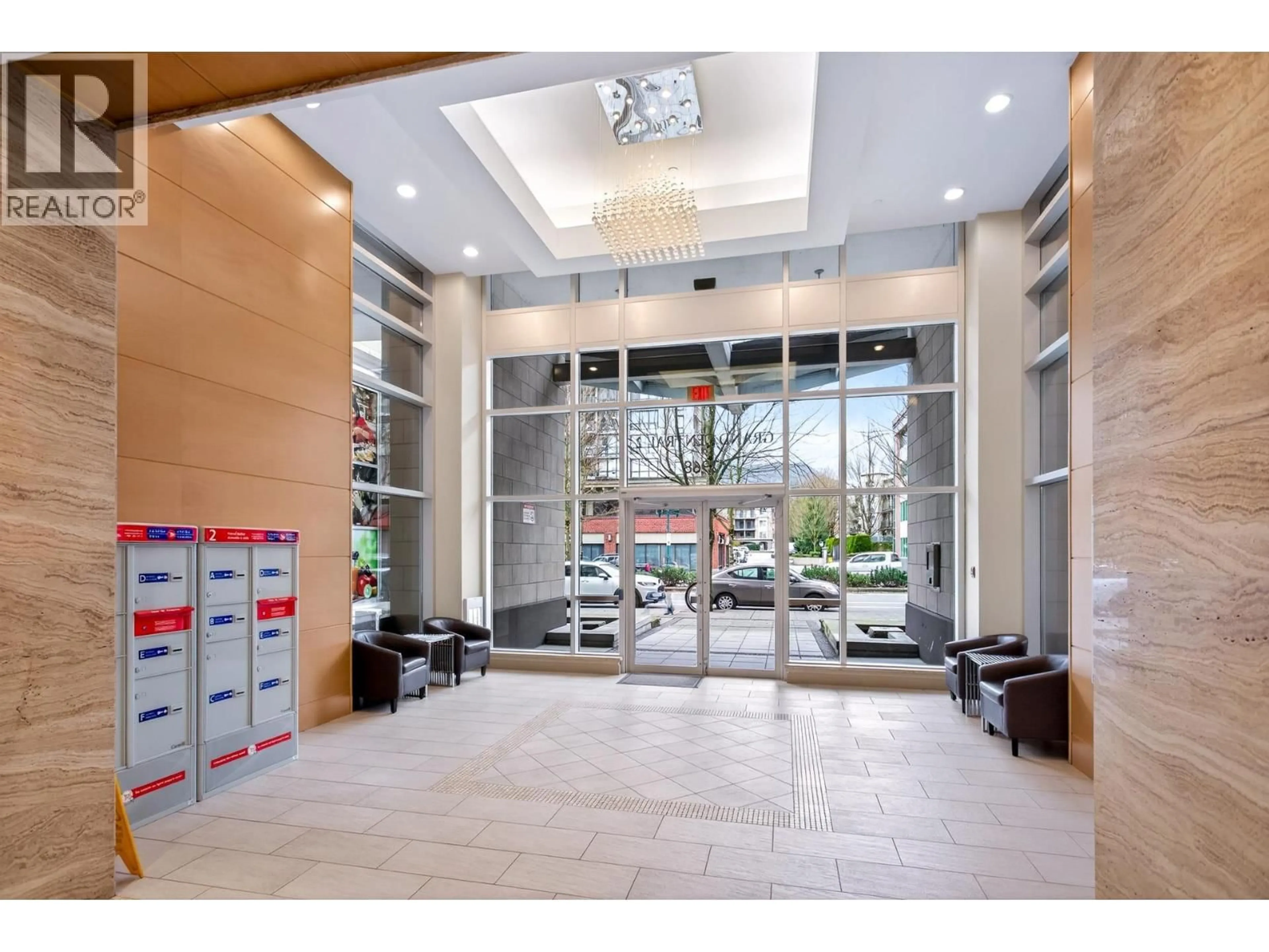 Indoor foyer for 1904 - 2968 GLEN DRIVE, Coquitlam British Columbia V3B0C4