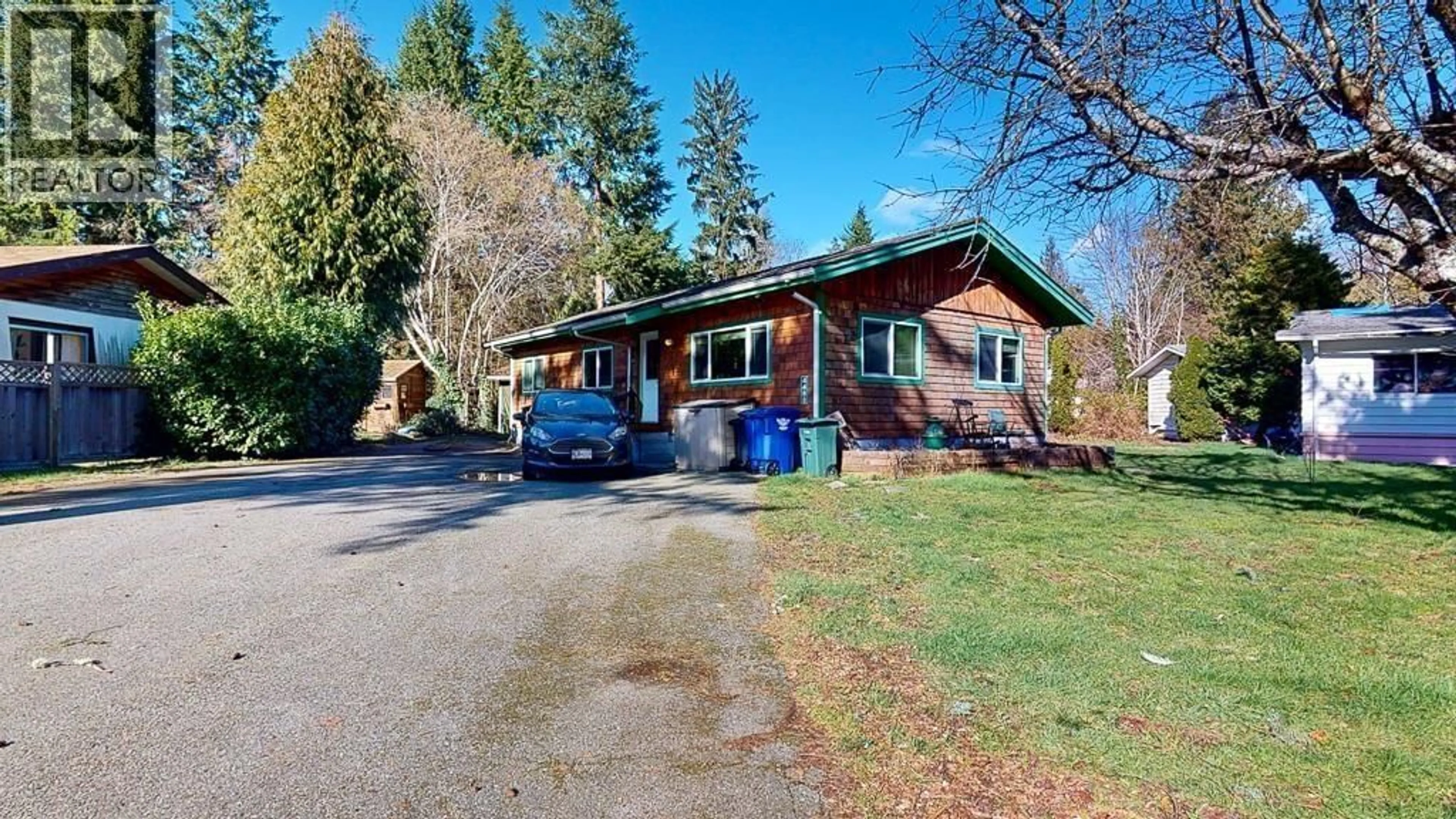 A pic from outside/outdoor area/front of a property/back of a property/a pic from drone, unknown for 4488 HUPIT STREET, Sechelt British Columbia V7Z0B3