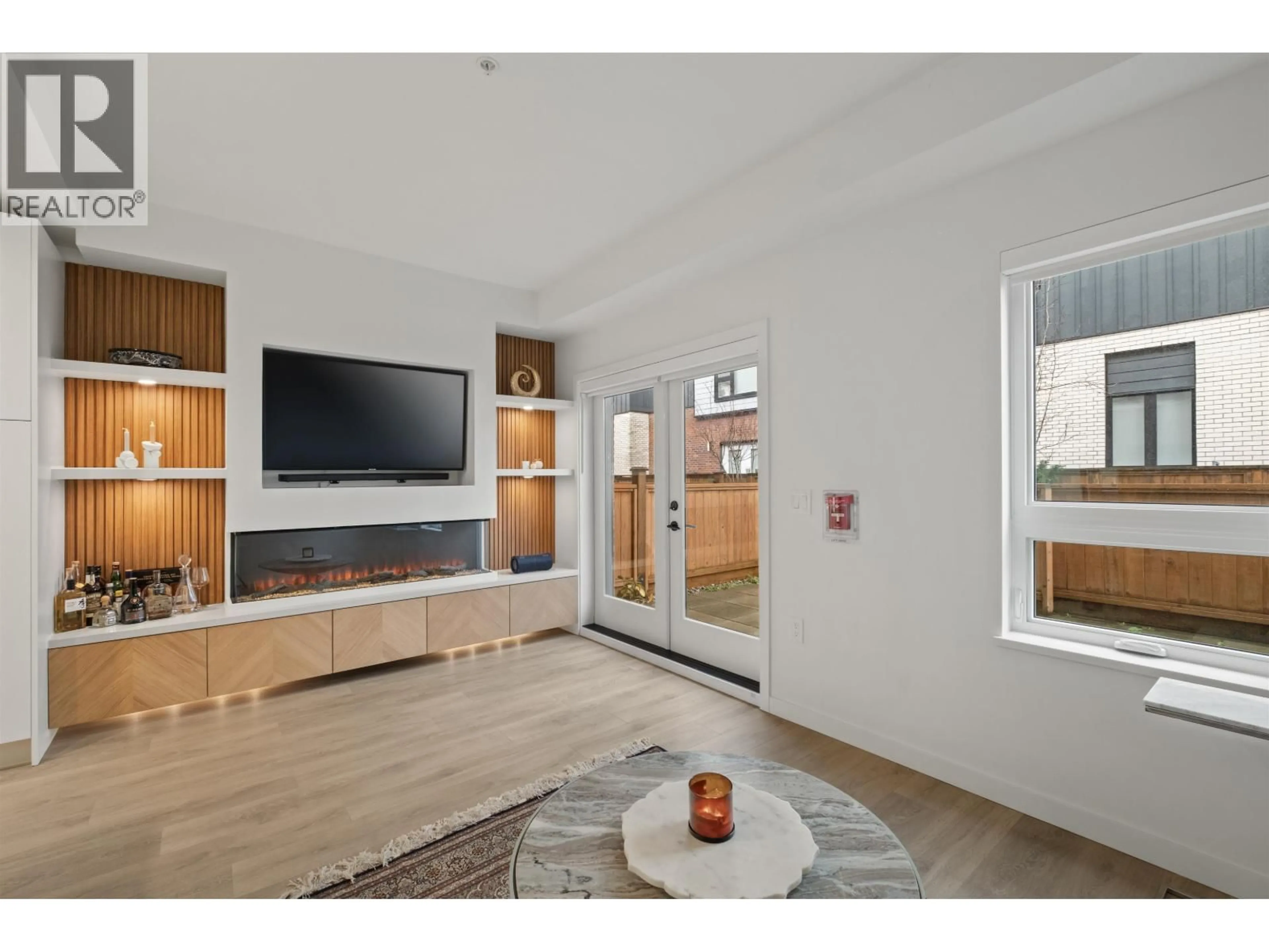 Unknown for 137 - 535 2ND STREET, North Vancouver British Columbia V7L1E1