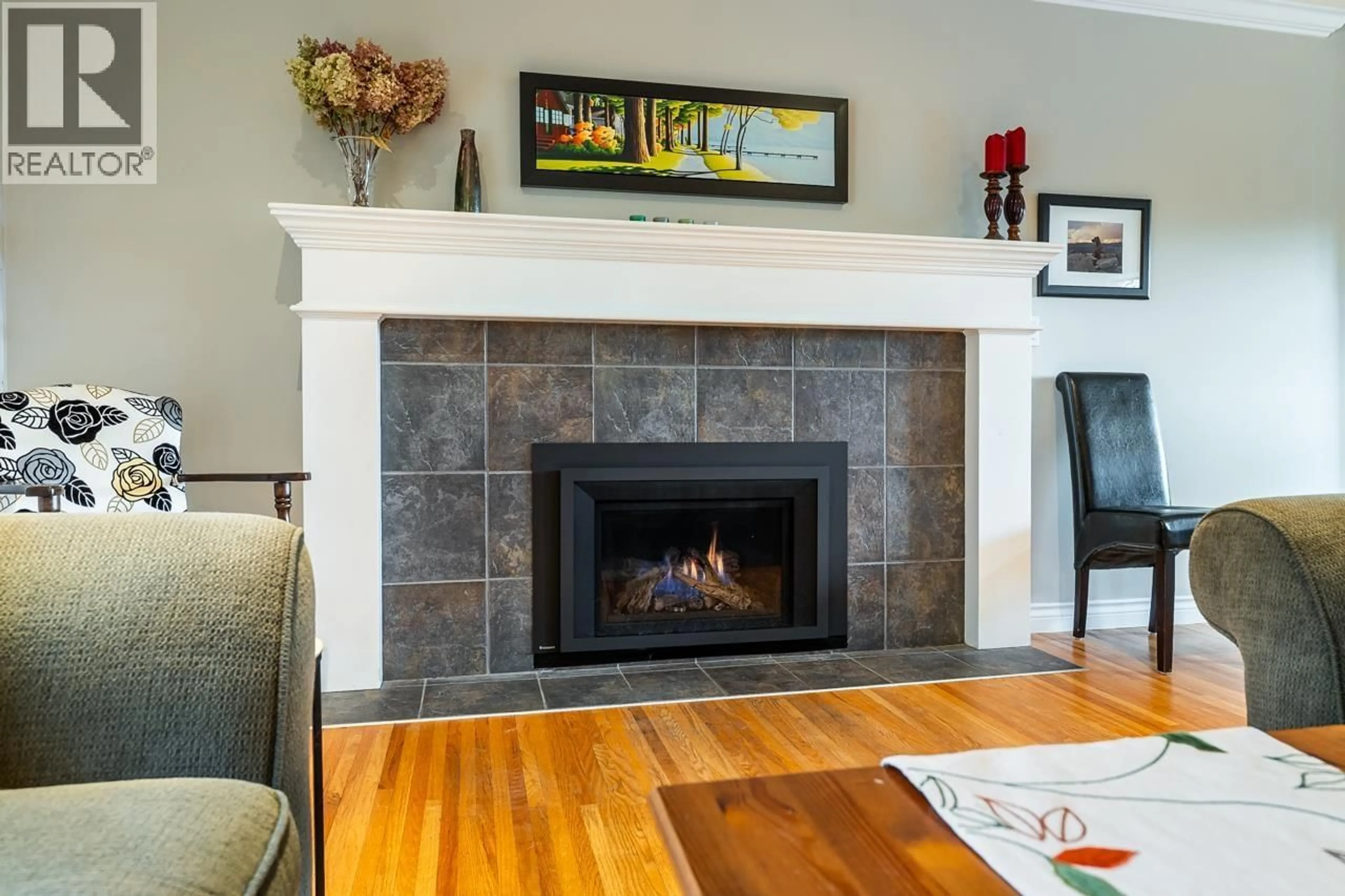Living room with furniture, ceramic/tile floor for 248 HARVARD DRIVE, Port Moody British Columbia V3H1S8