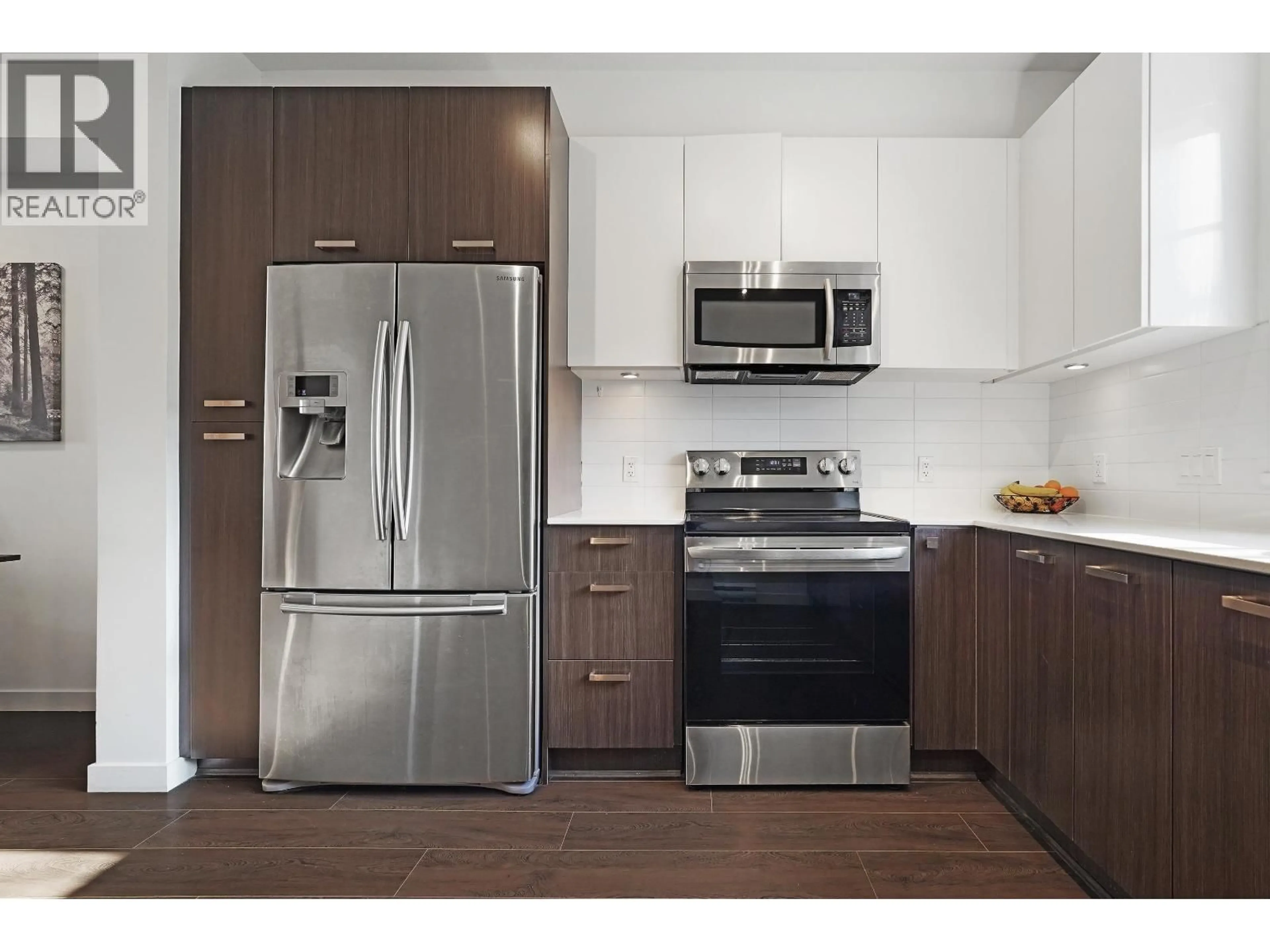 Standard kitchen, wood/laminate floor for 74 - 2428 NILE GATE, Port Coquitlam British Columbia V3B0H6