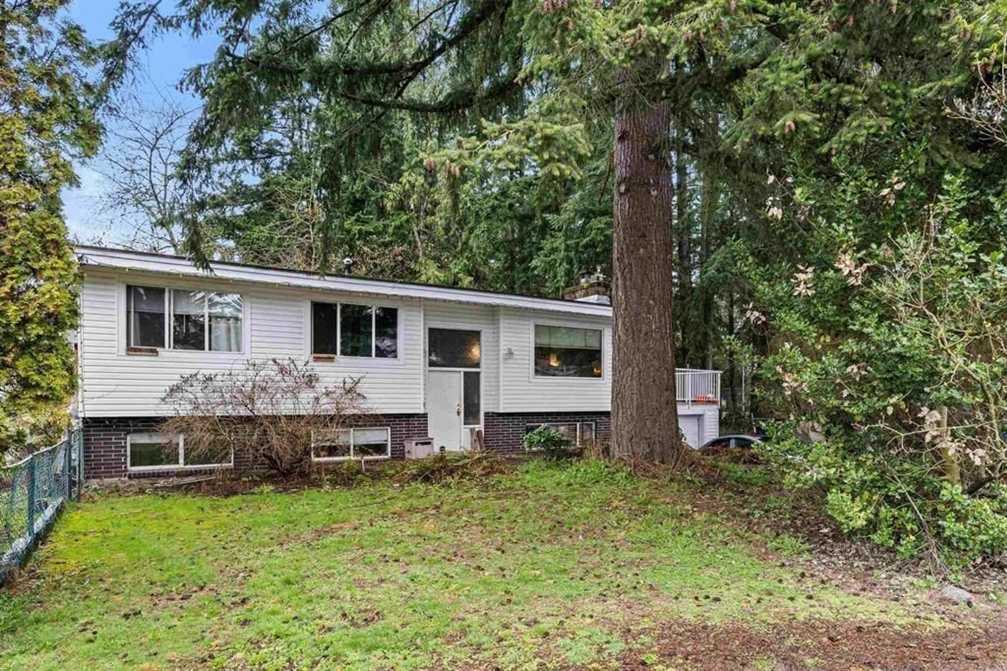 Home with vinyl exterior material, unknown for 2655 STEWART CRESCENT, Abbotsford British Columbia V2S4J9