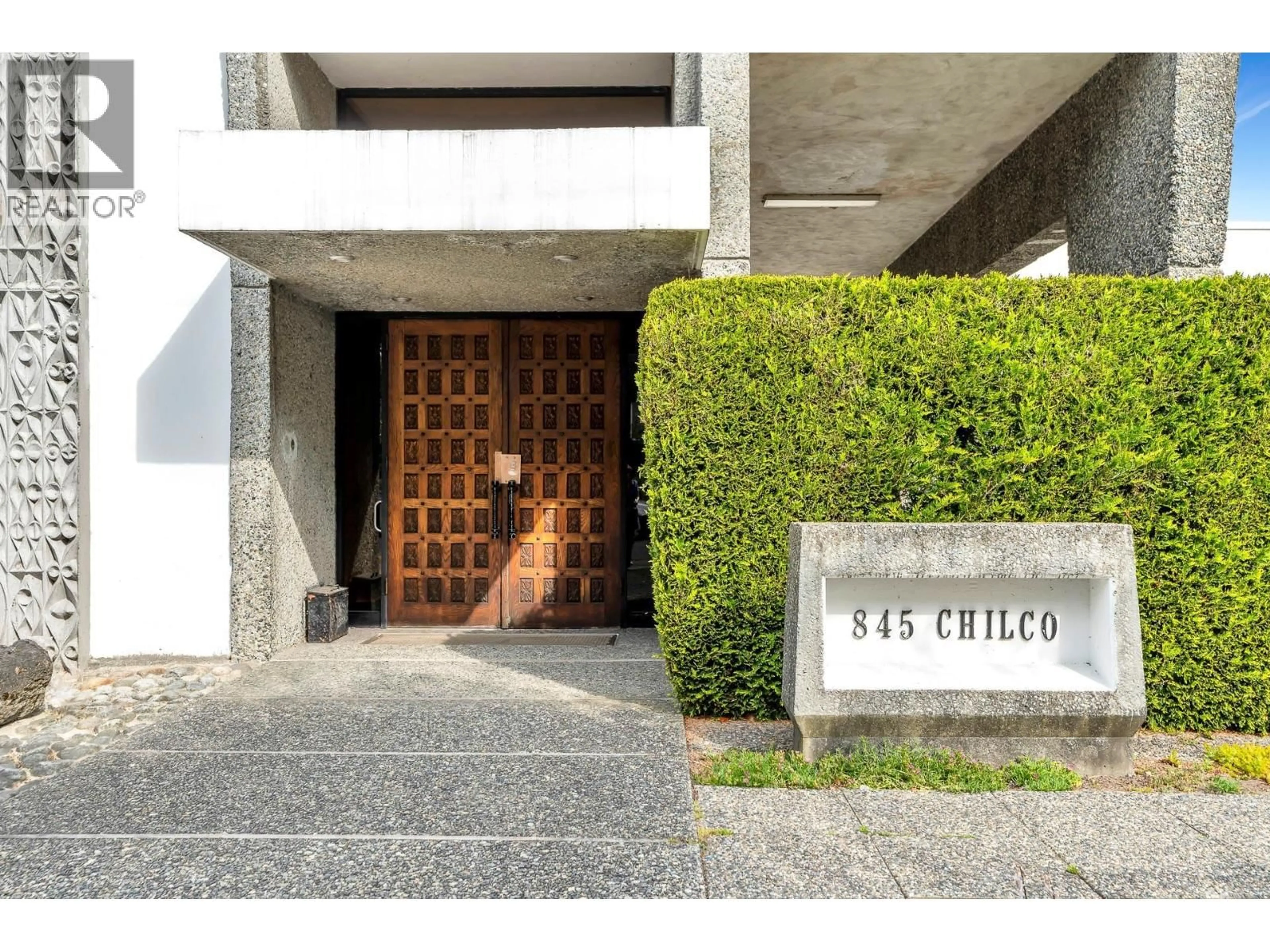 Indoor foyer for 201 - 845 CHILCO STREET, Vancouver British Columbia V6G2R2